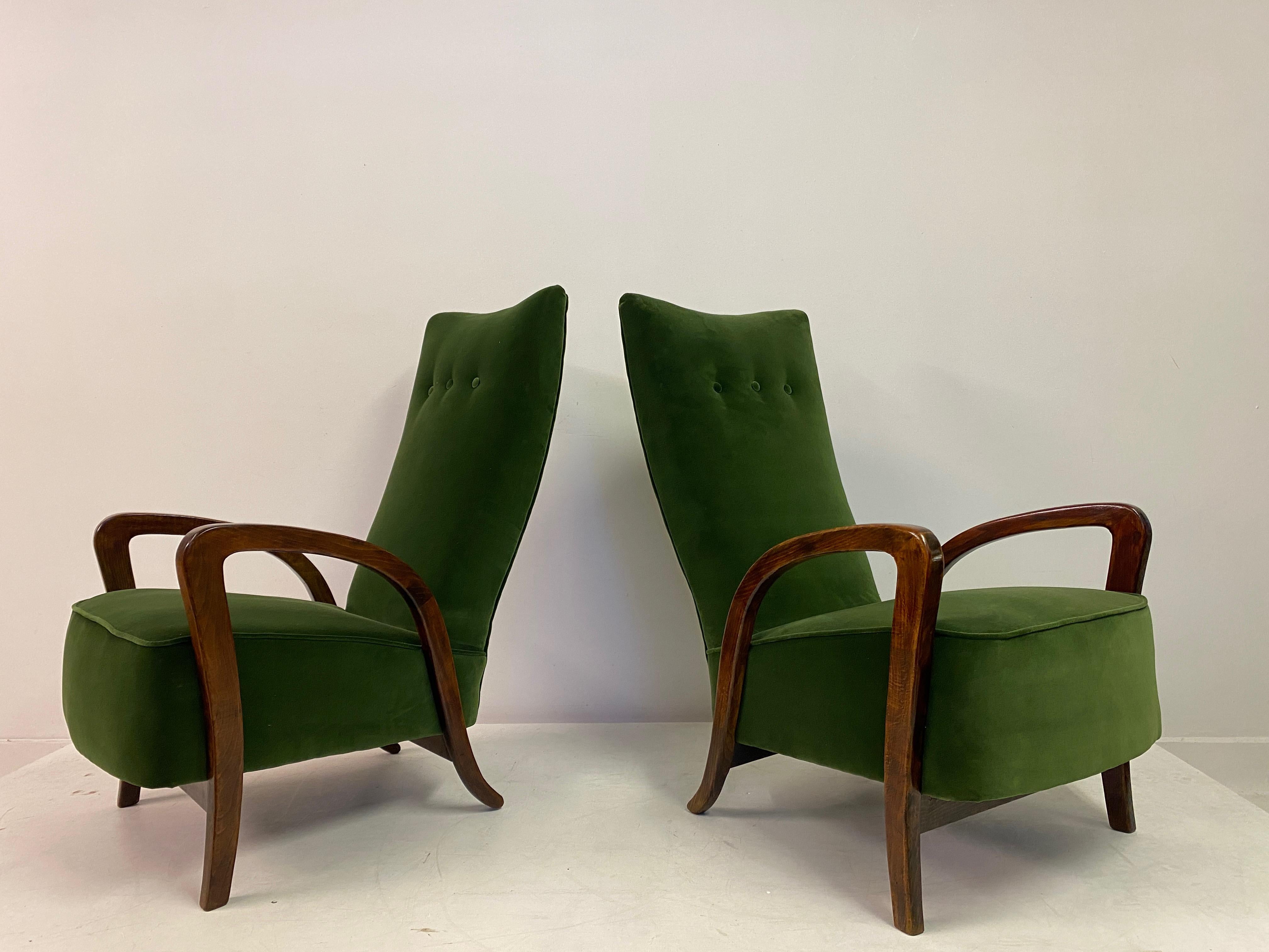 Pair of 1950s Italian Armchairs in Green Velvet For Sale 9