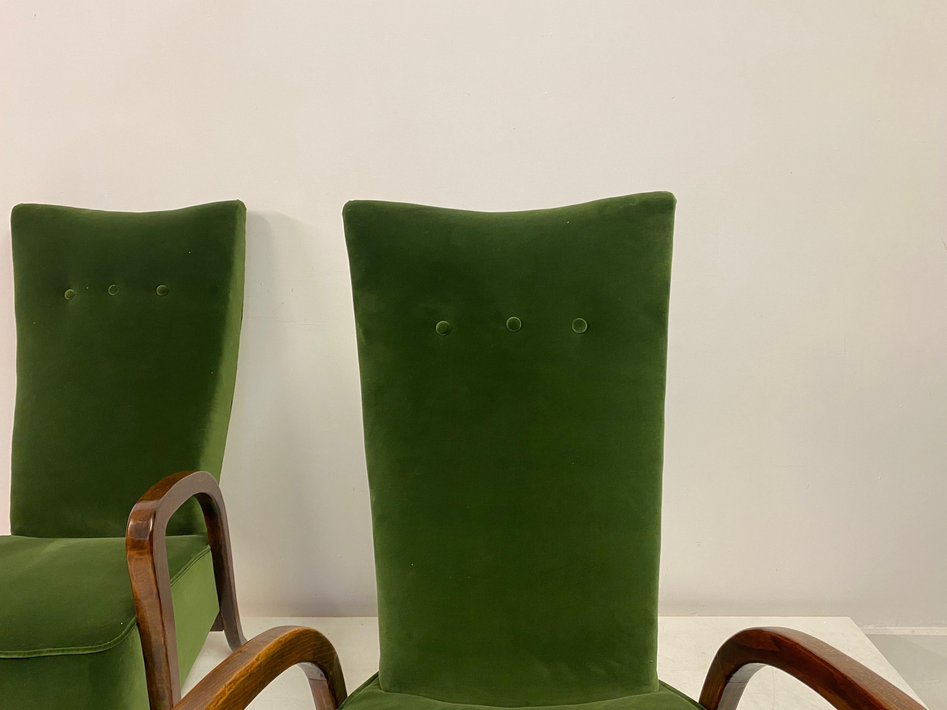 Pair of 1950s Italian Armchairs in Green Velvet For Sale 11