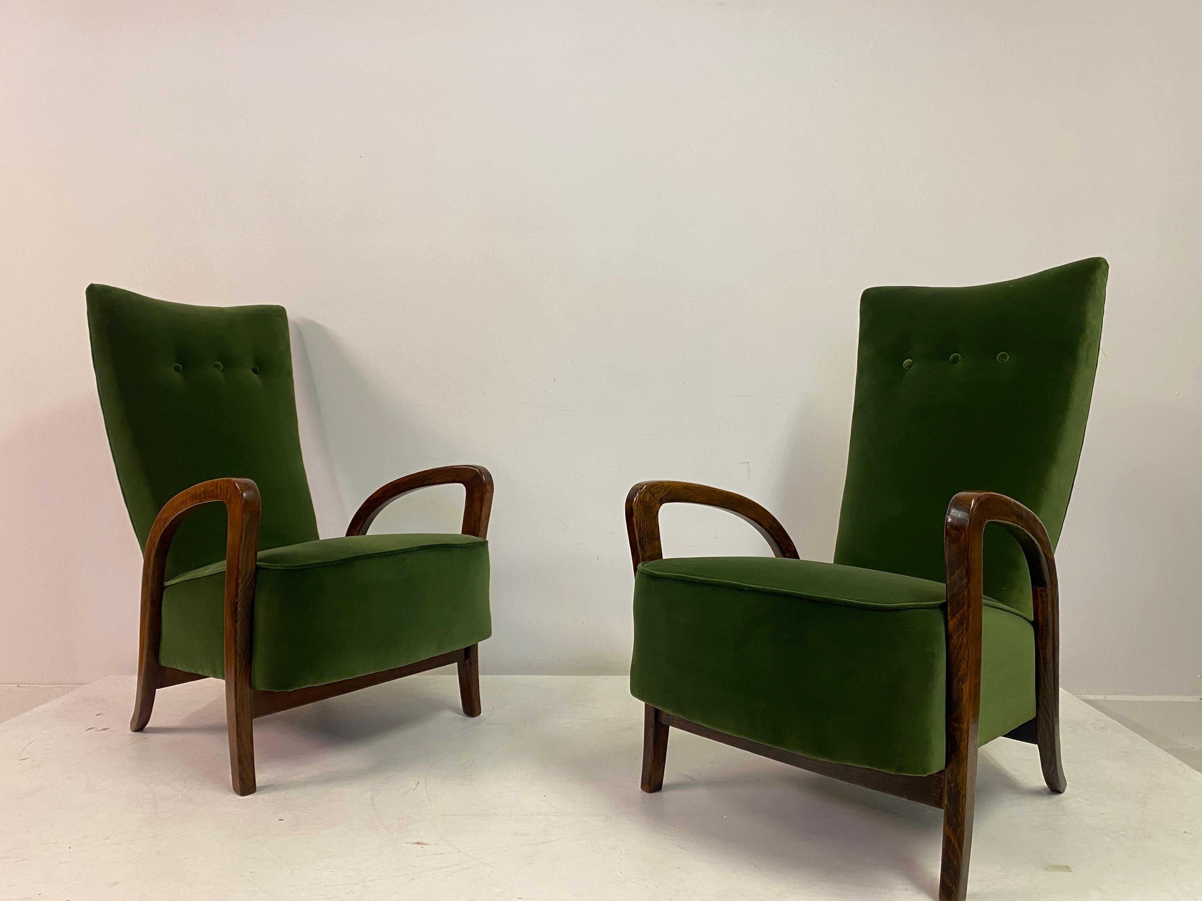 Pair of 1950s Italian Armchairs in Green Velvet For Sale 12