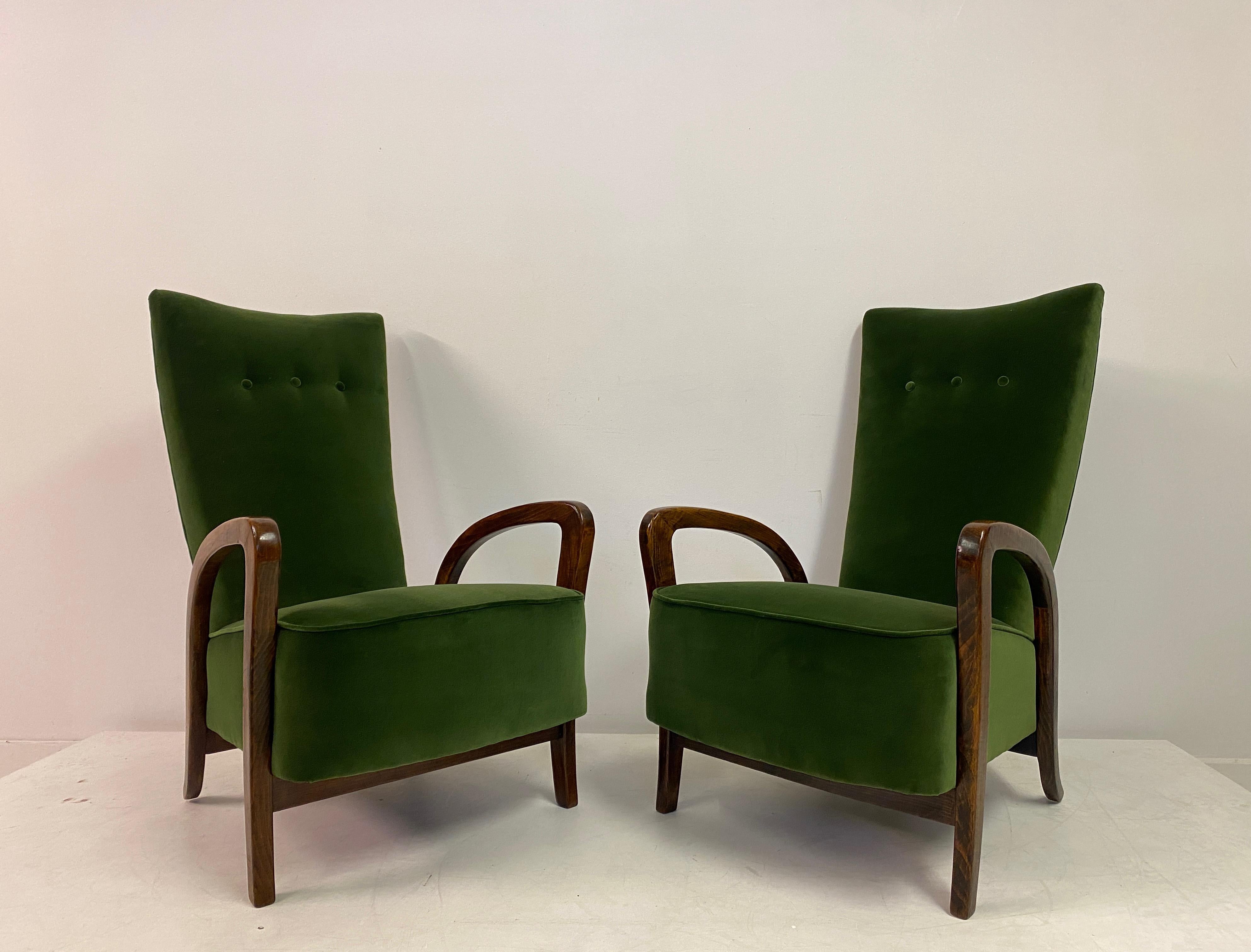 Pair of 1950s Italian Armchairs in Green Velvet In Good Condition For Sale In London, London