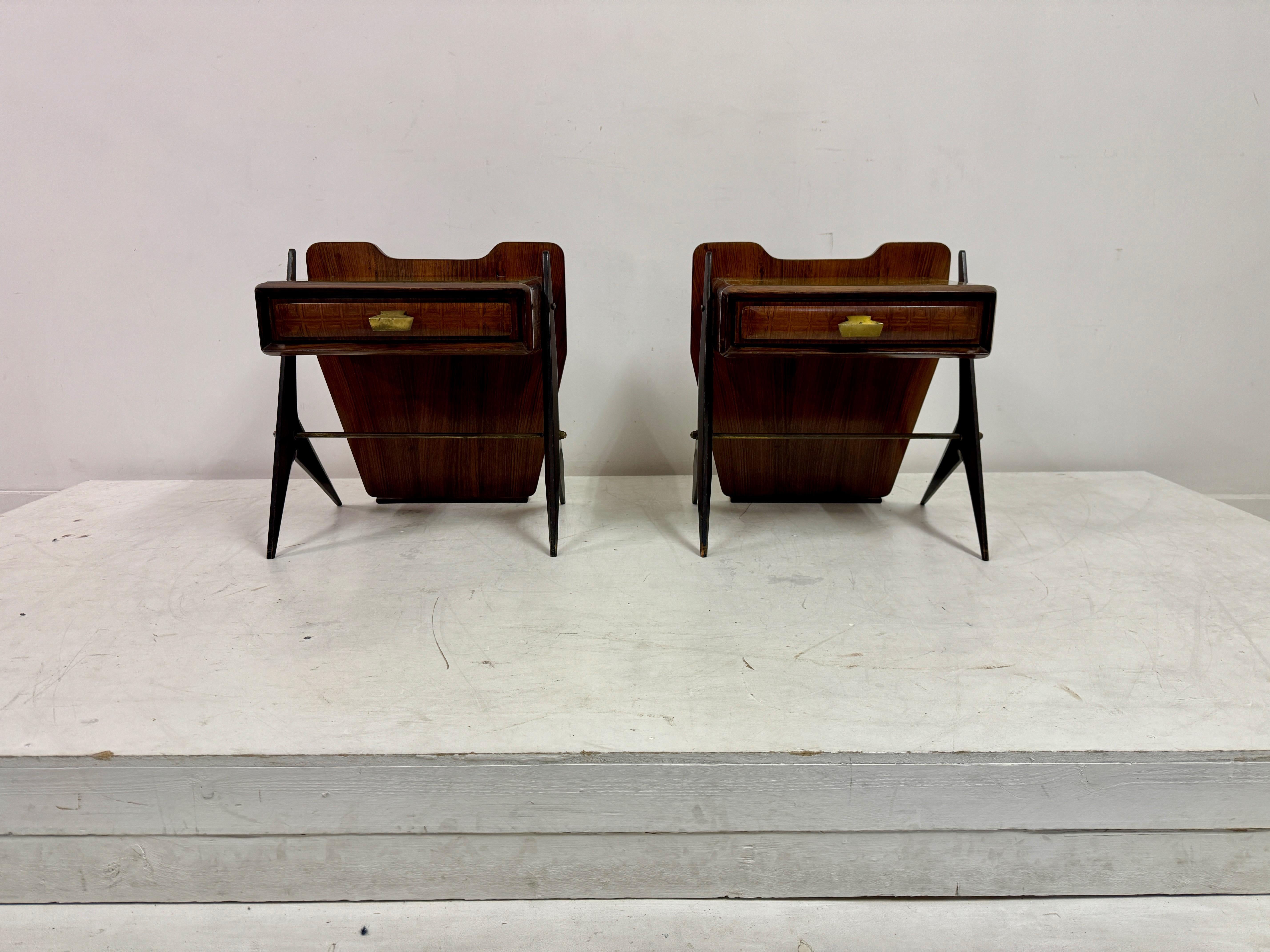Mid-Century Modern Pair of 1950s Italian Bedside Tables For Sale