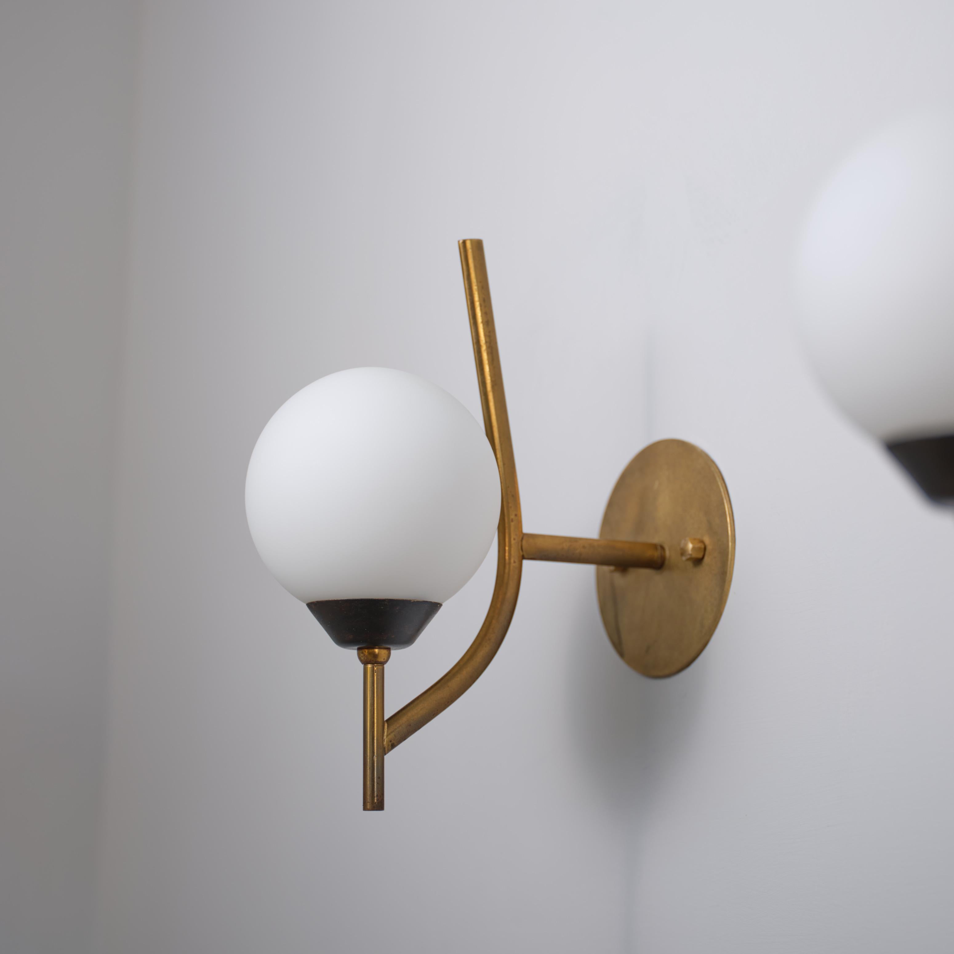 Pair of 1950s Italian Brass and Burnished Steel Sconces with Opaline Glass Globe For Sale 5