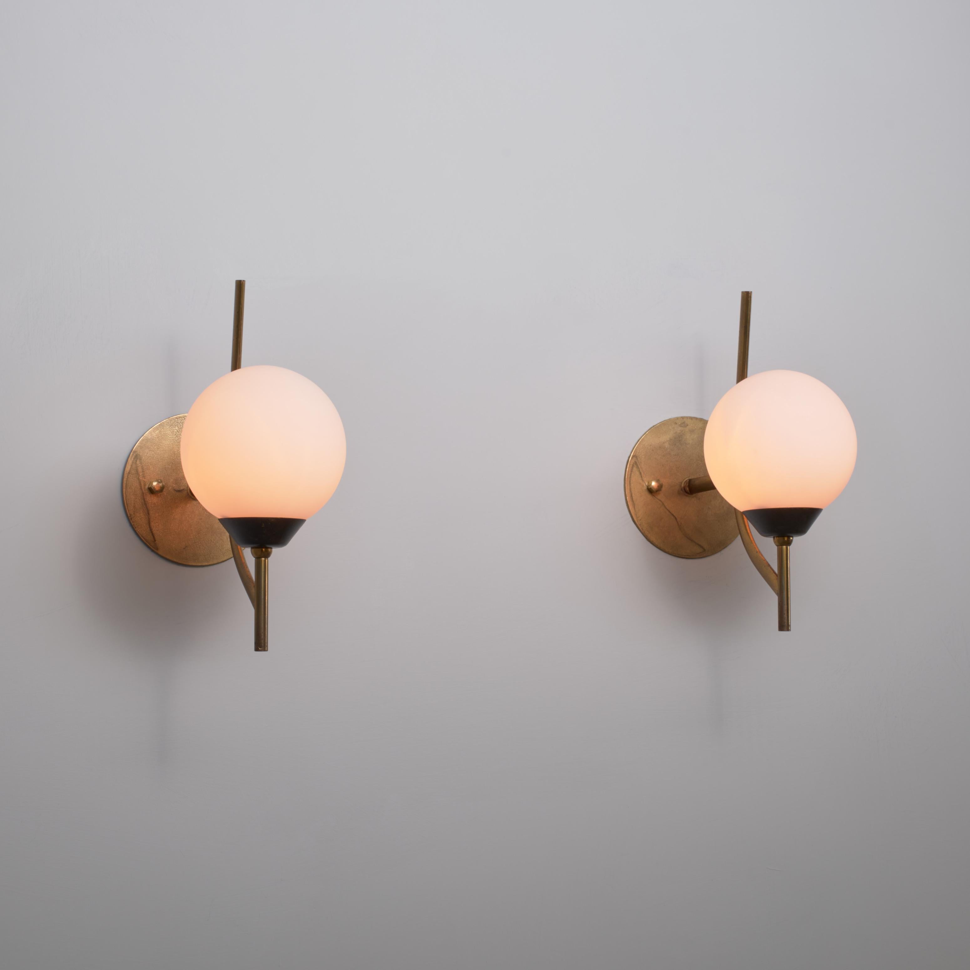 Pair of 1950s Italian Brass and Burnished Steel Sconces with Opaline Glass Globe For Sale 1