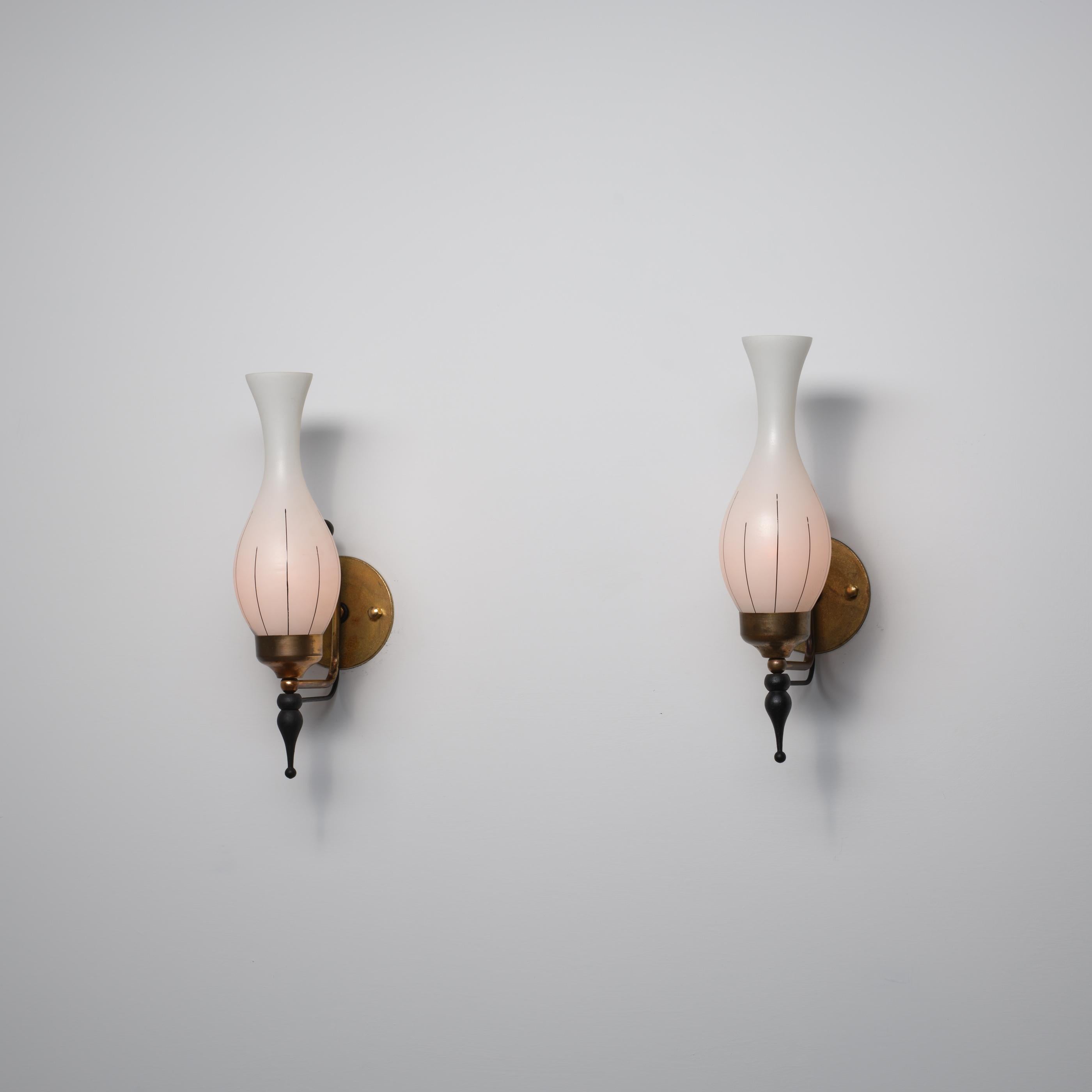 Pair of 1950s Italian Brass, Black-Lacquered Metal & Opaline Glass Wall Sconces In condizioni buone in vendita a Rome, IT