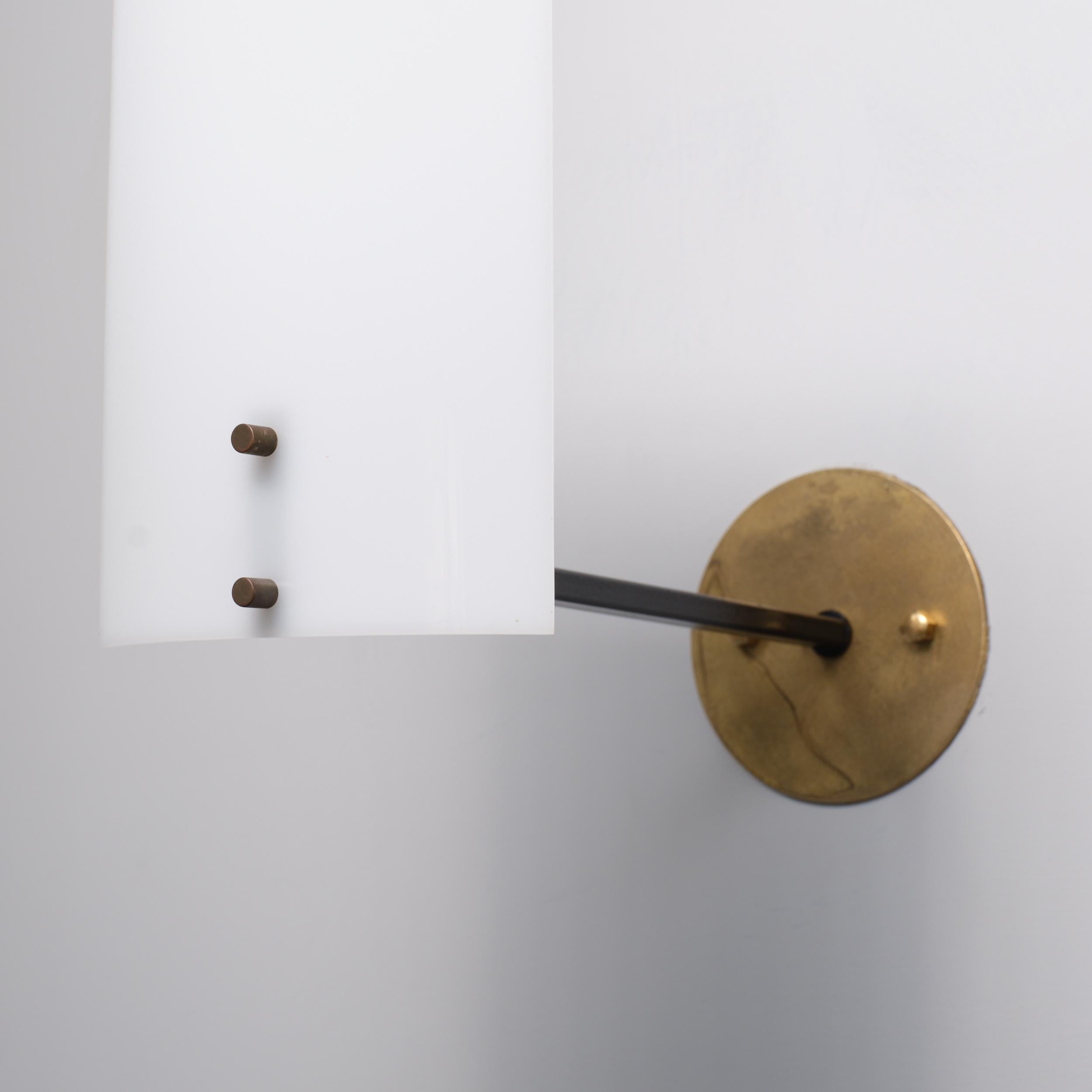 Mid-Century Modern Pair of 1950s Italian Brass  Sconces with Curved White Diffusers For Sale