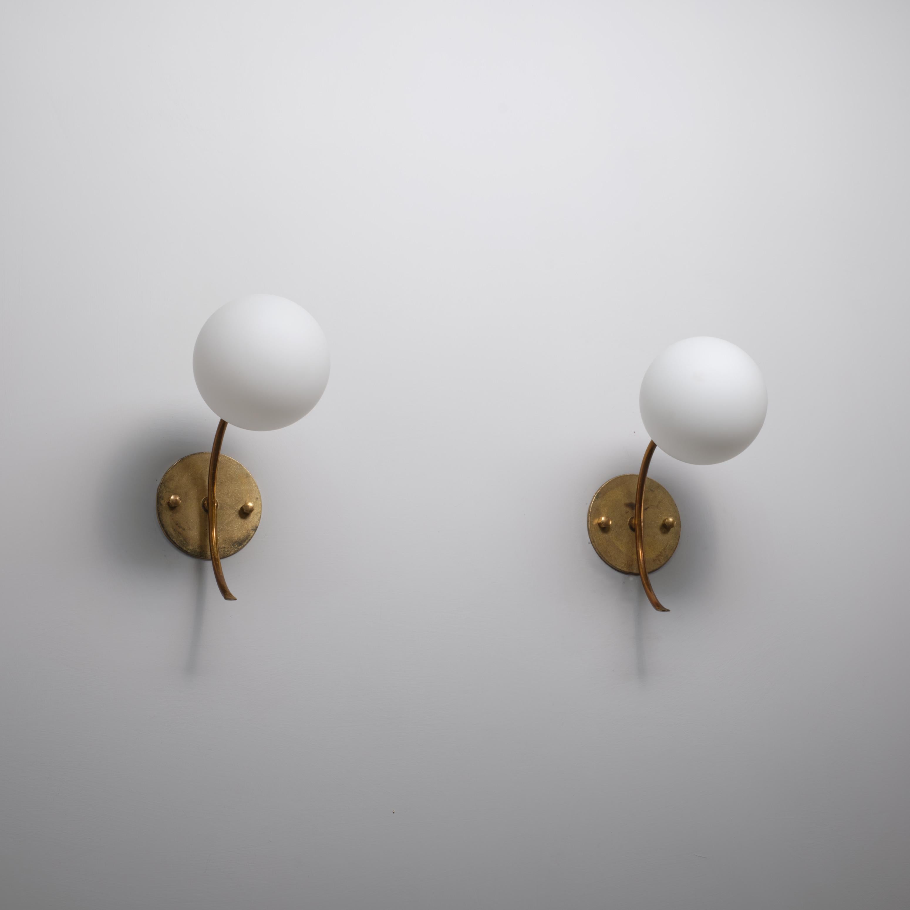 Pair of 1950s Italian Brass Sconces with Opaline Glass Globes For Sale 2
