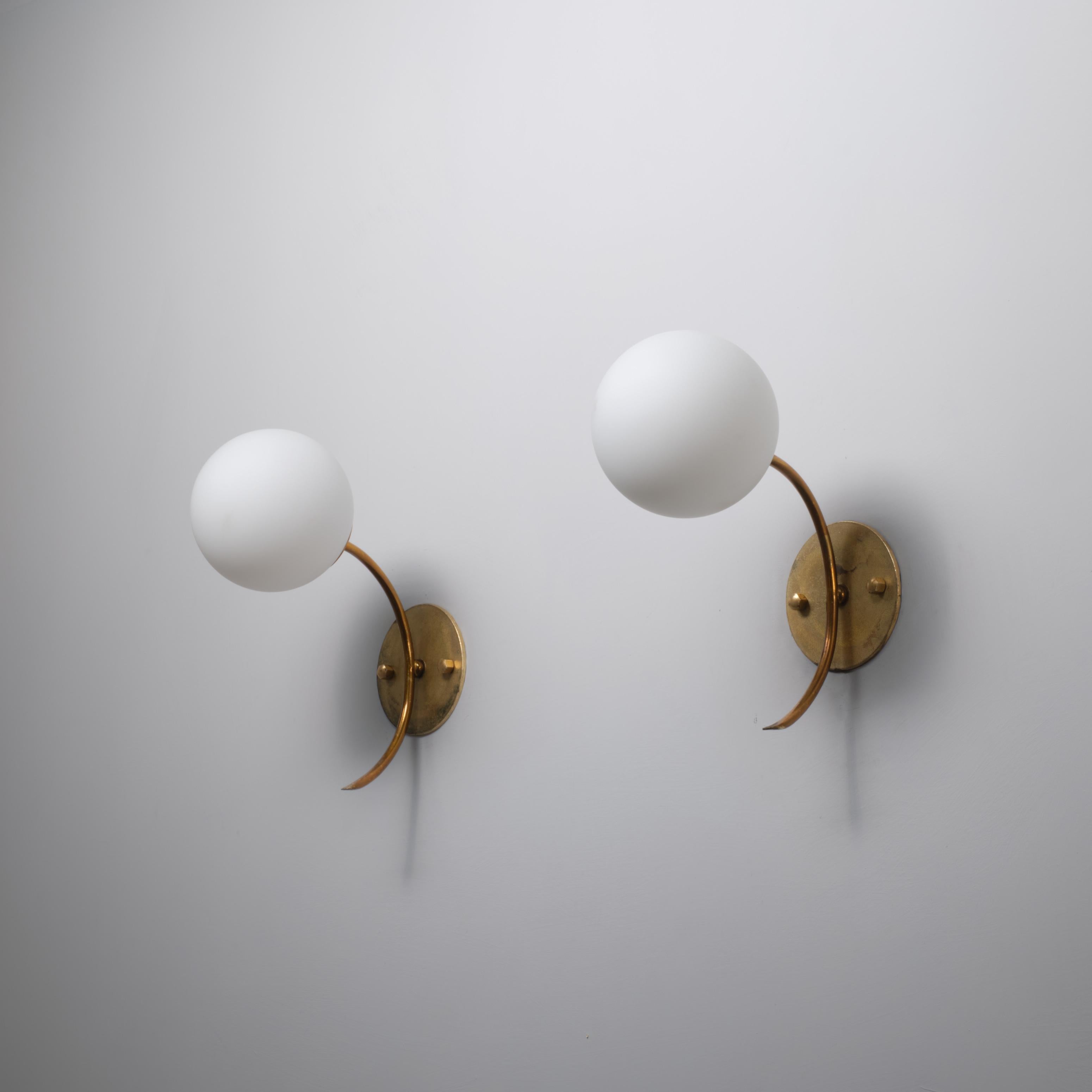 Pair of 1950s Italian Brass Sconces with Opaline Glass Globes For Sale 4