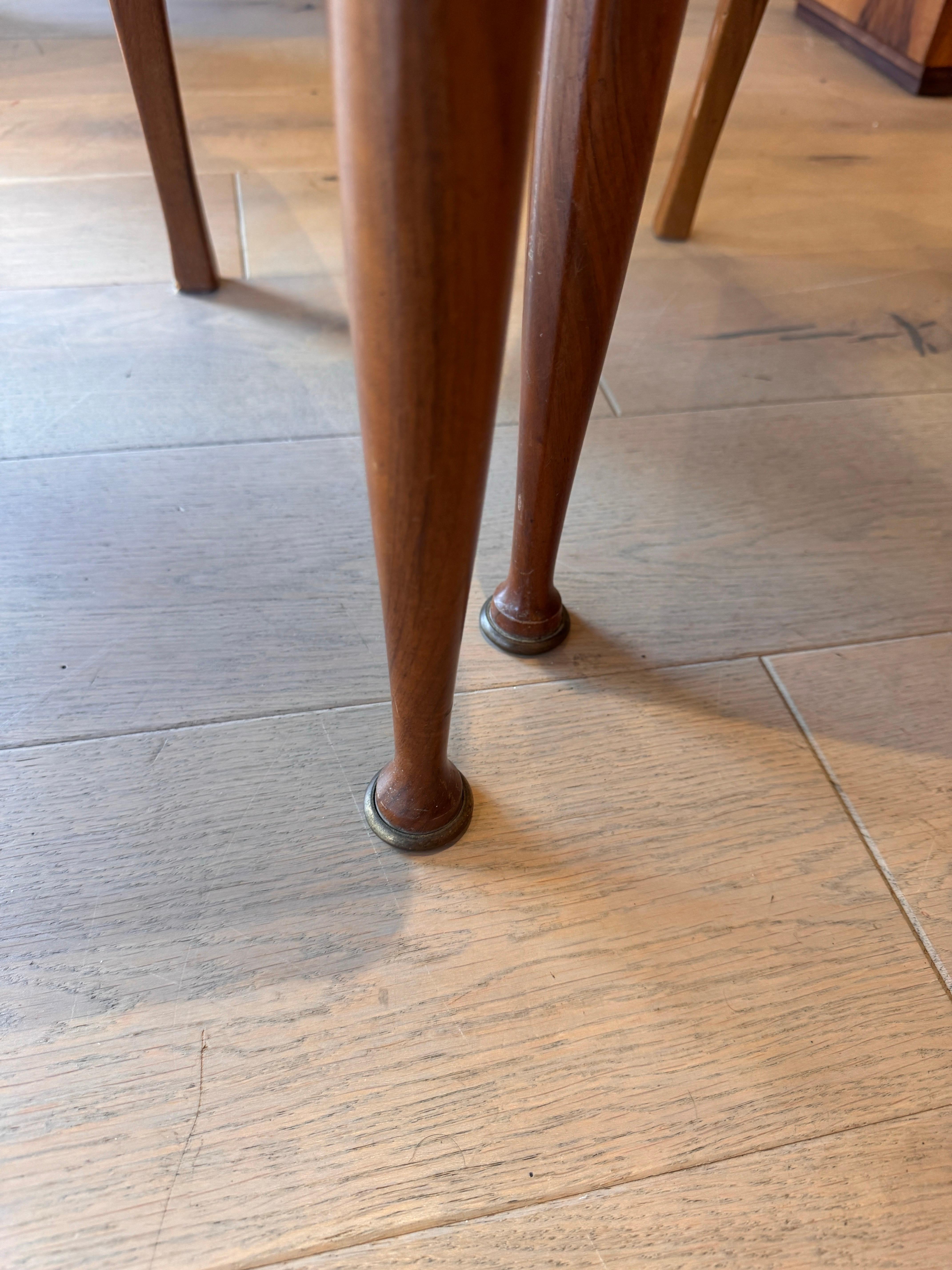 Paire d'objets des années 1950  Fauteuils d'appoint italiens jaune canari Bon état - En vente à London, GB