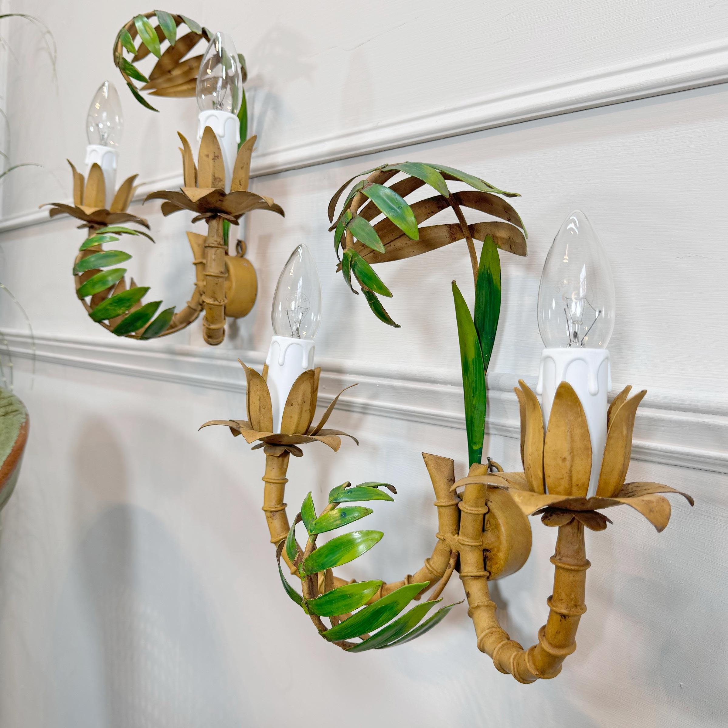 Pareja de apliques italianos de hojas de bambú de imitación de los años 50 en venta 8