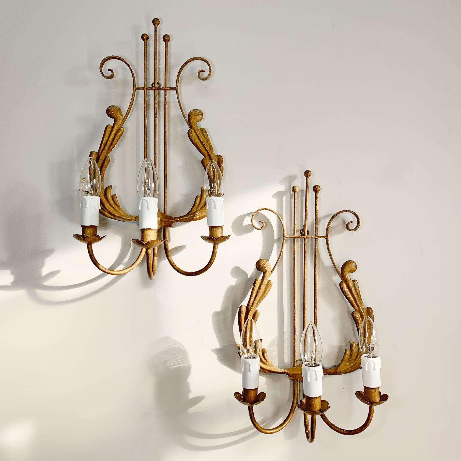 Pair of 1950's Italian Gilt Lyre Wall Lights In Good Condition For Sale In Hastings, GB