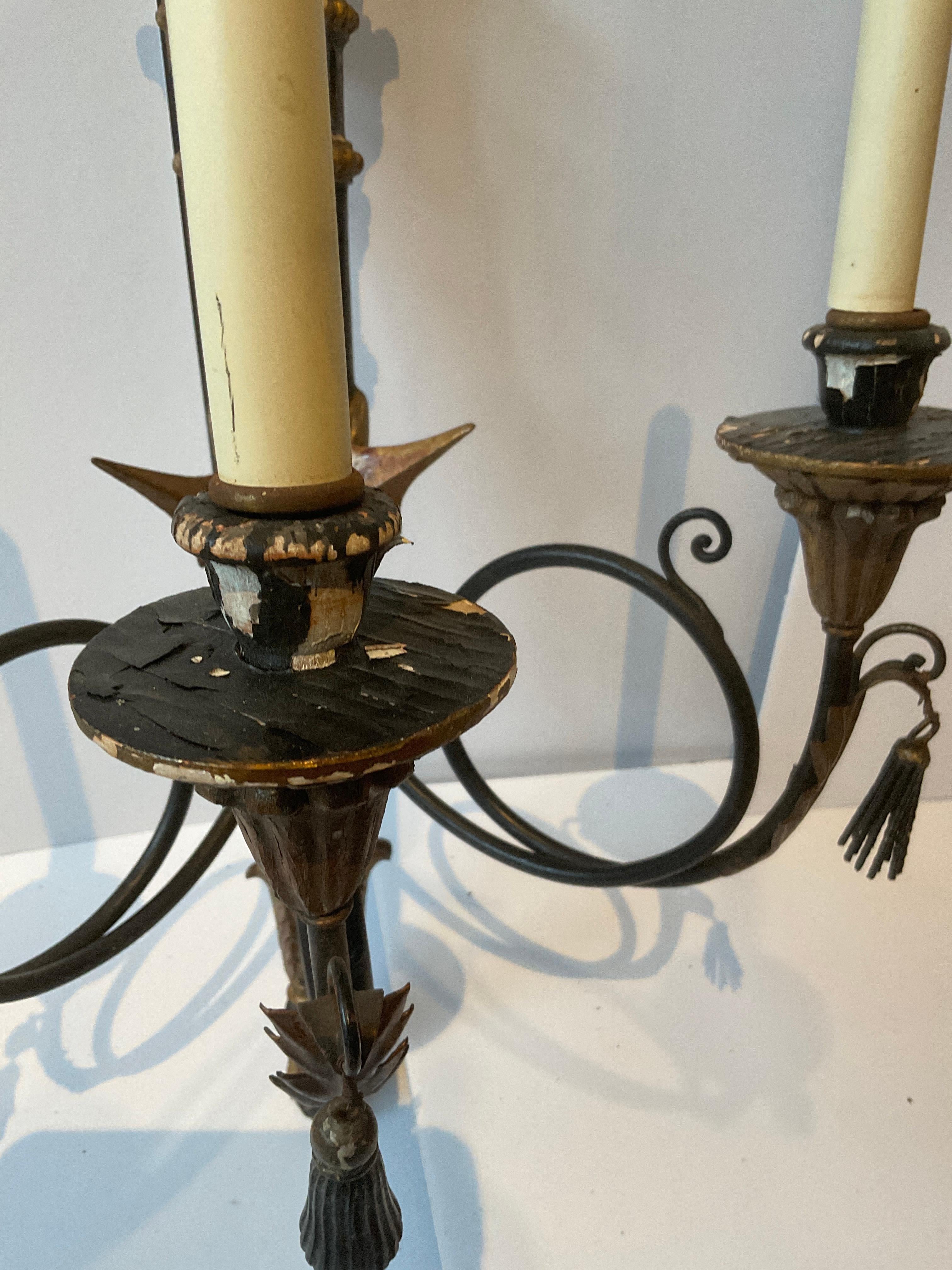 Pair of 1950s Italian Hand Carved Wood Classical Arrow Sconces For Sale 5