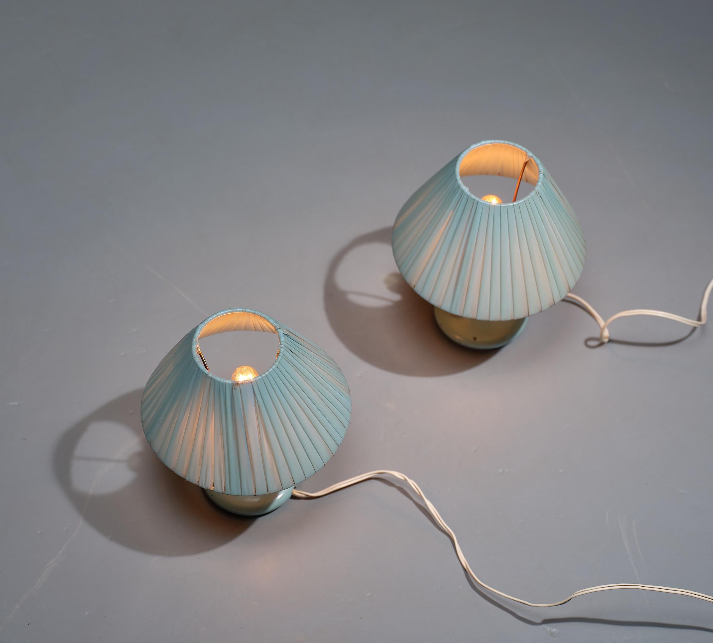 Pair of 1950s Italian Midcentury Modern Blue Bedside Lamps In Good Condition For Sale In Rome, IT