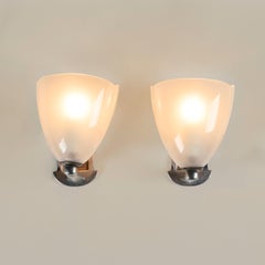 Coppia di appliques italiane degli anni '50 in vetro di Murano rosa opaco e cromato