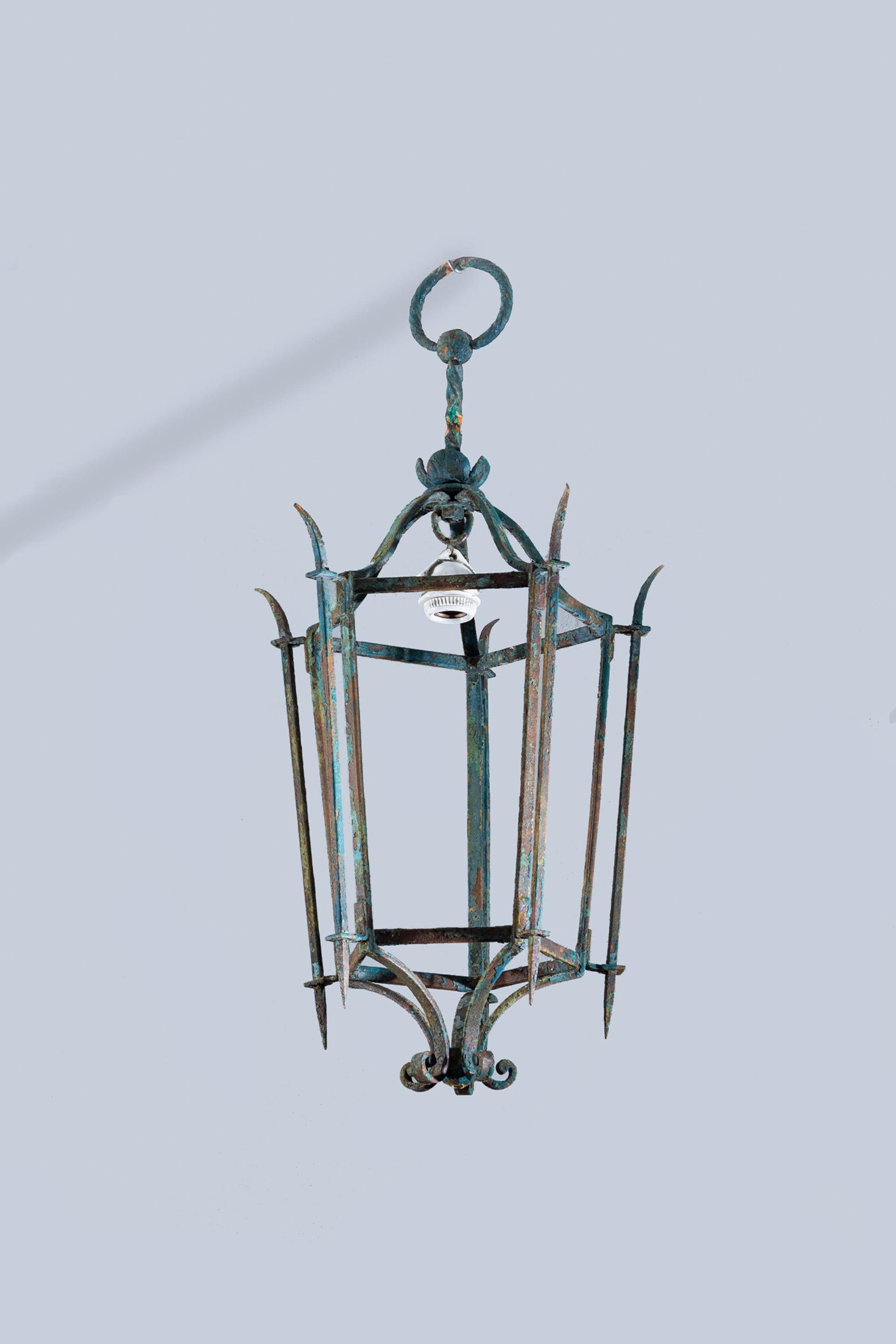 Mid-Century Modern Pair of 1950s Italian Patinated Iron Lanterns For Sale