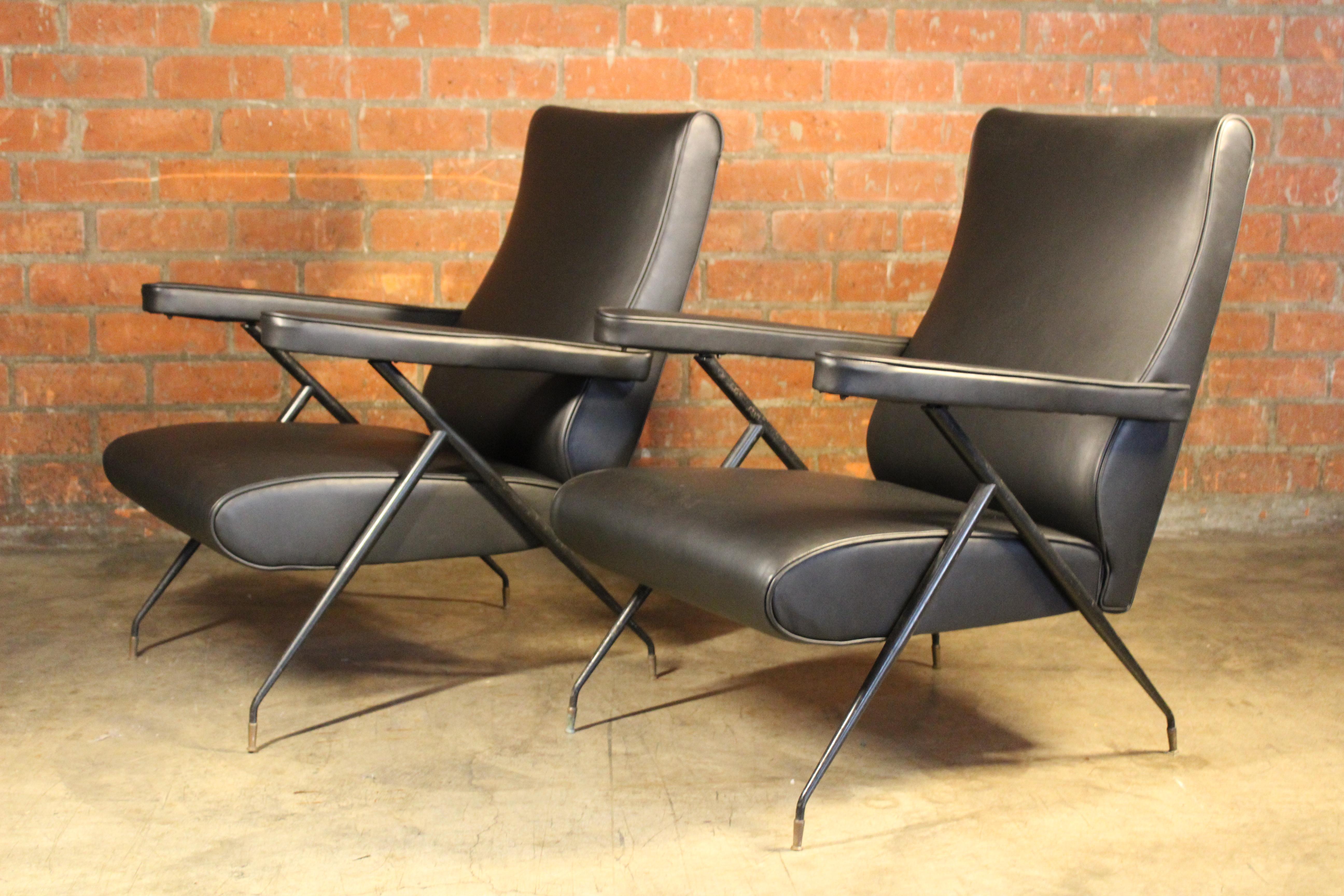 Steel Pair of 1950s Italian Reclining Armchairs in Leather  For Sale