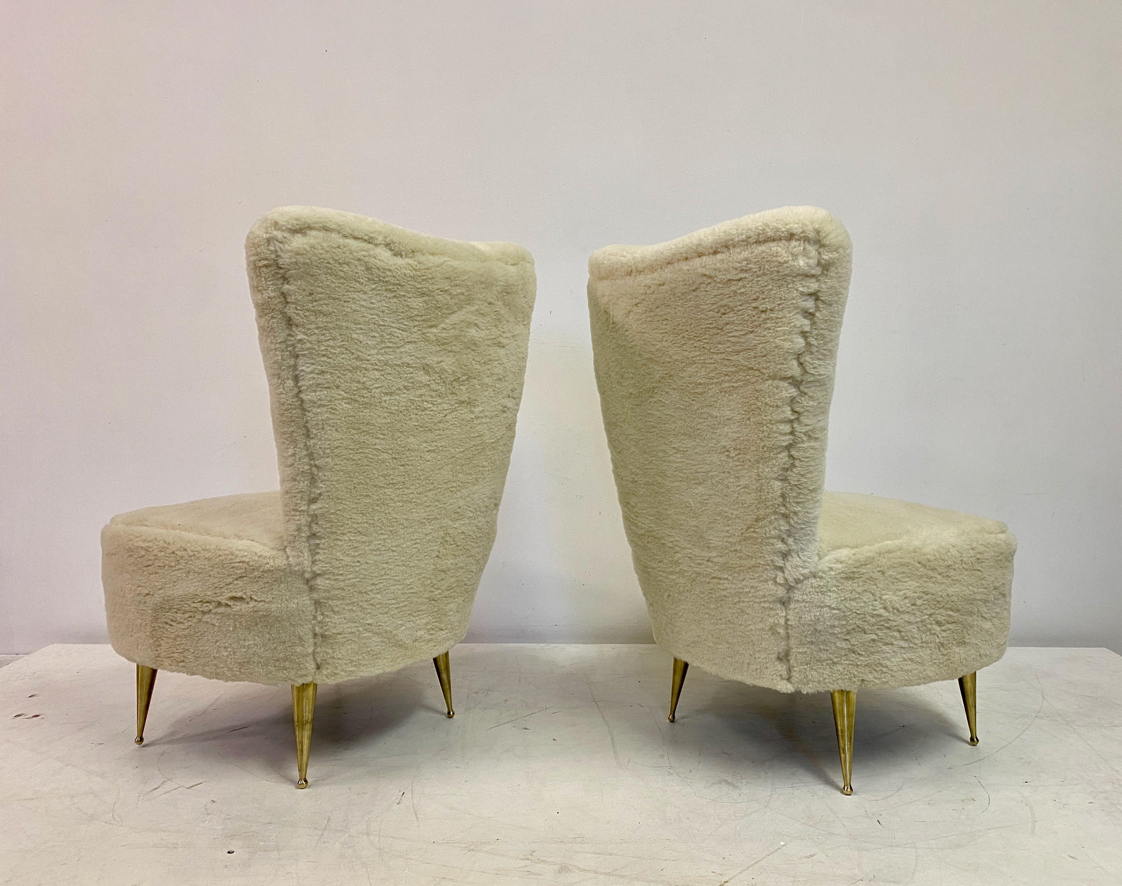 Pair Of 1950S Italian Slipper Chairs In Faux Fur For Sale 5