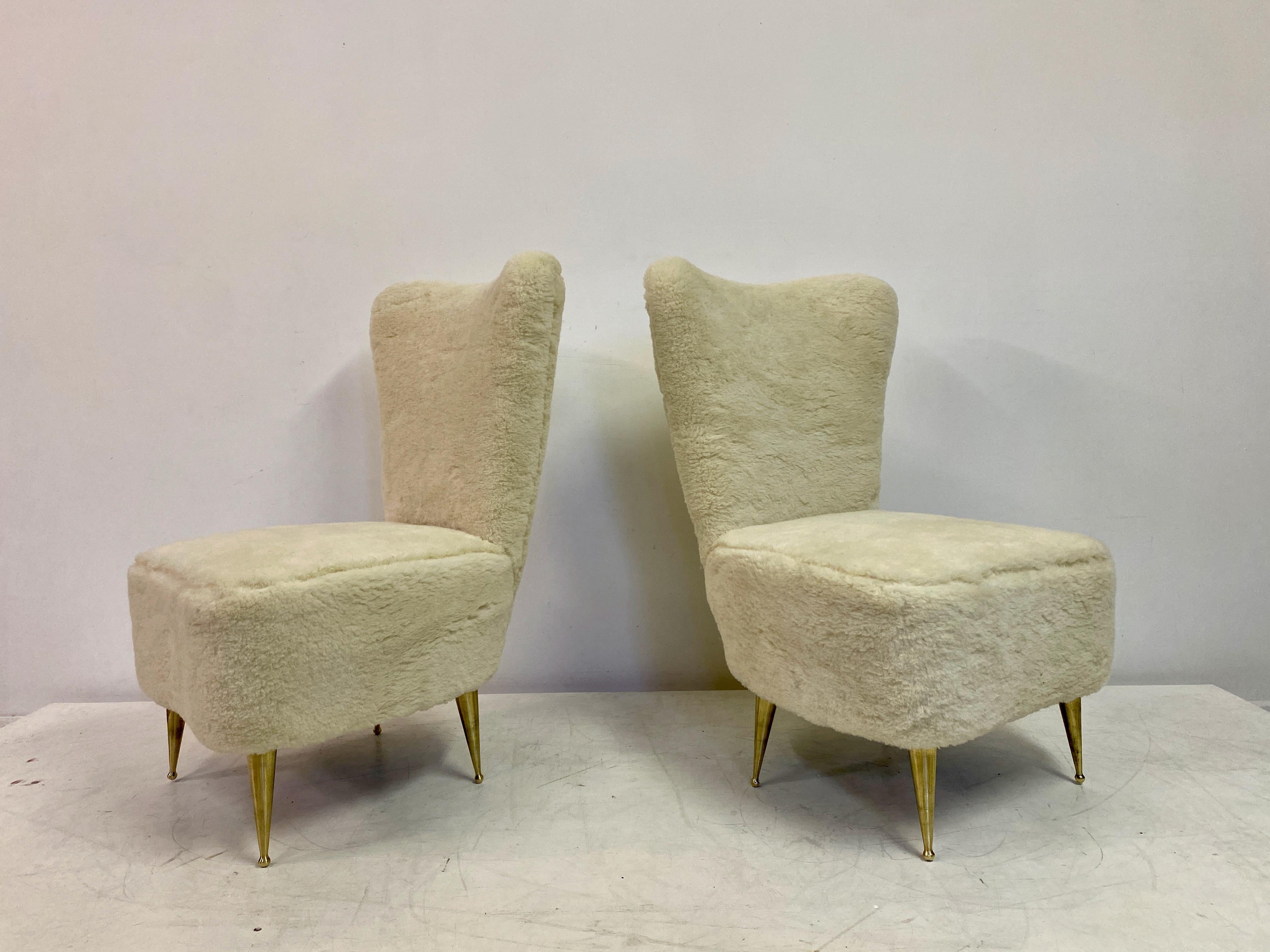 Pair Of 1950S Italian Slipper Chairs In Faux Fur For Sale 3