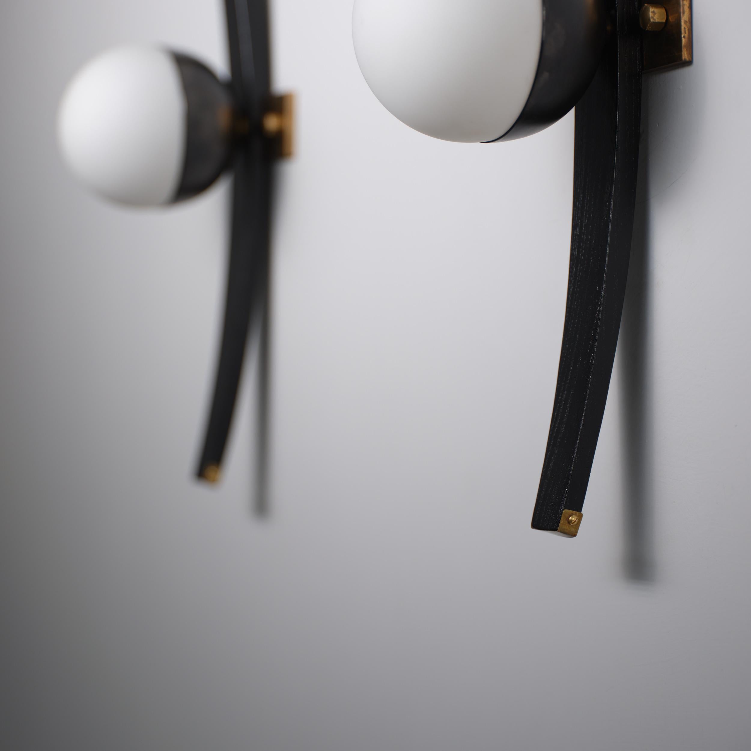 Pair of 1950s Italian Stilnovo Sconces in Brass, Black Lacquered Wood, and steel For Sale 2