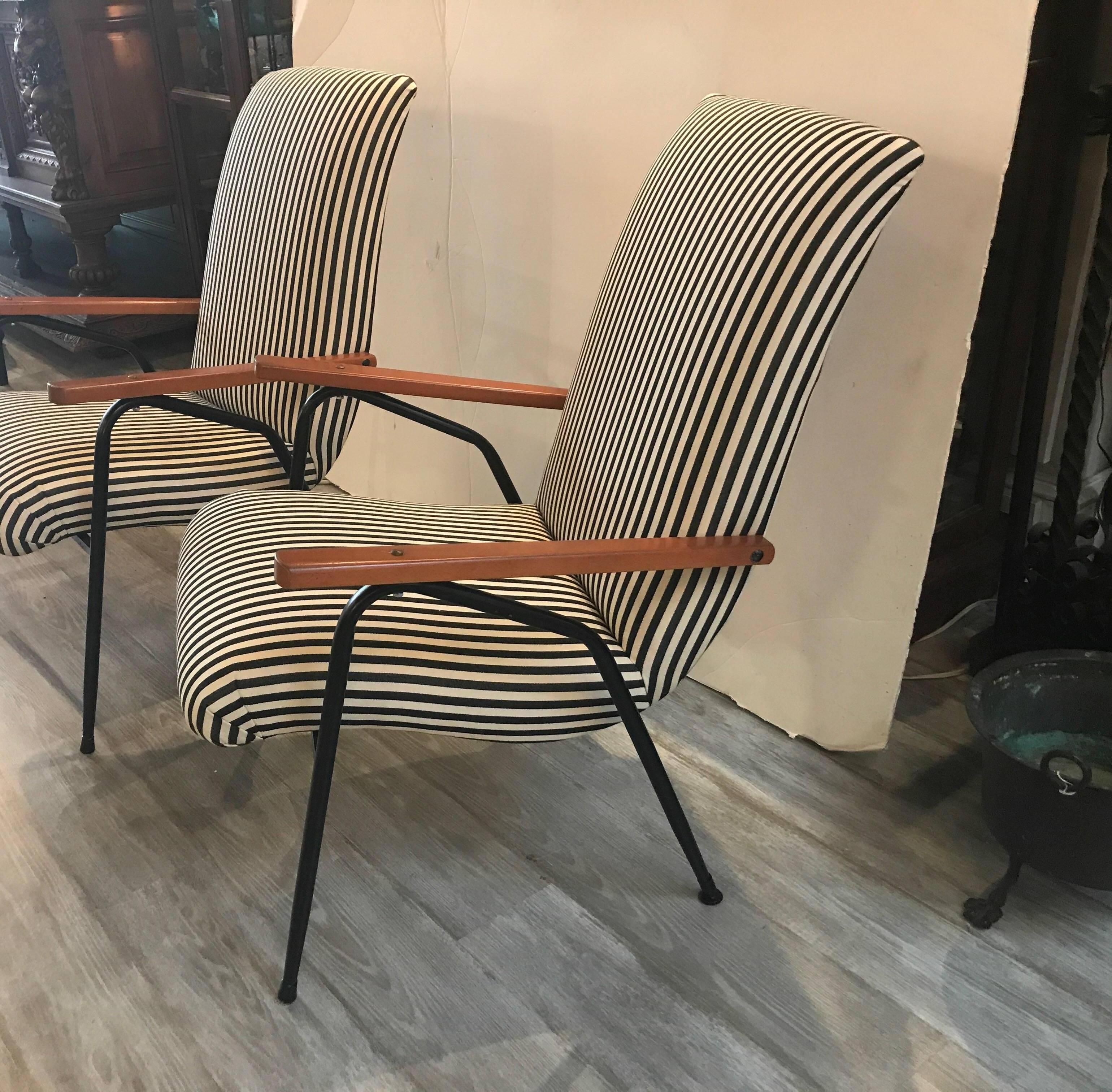 Pair of 1950s Italian Sunroom Lounge Chairs 3