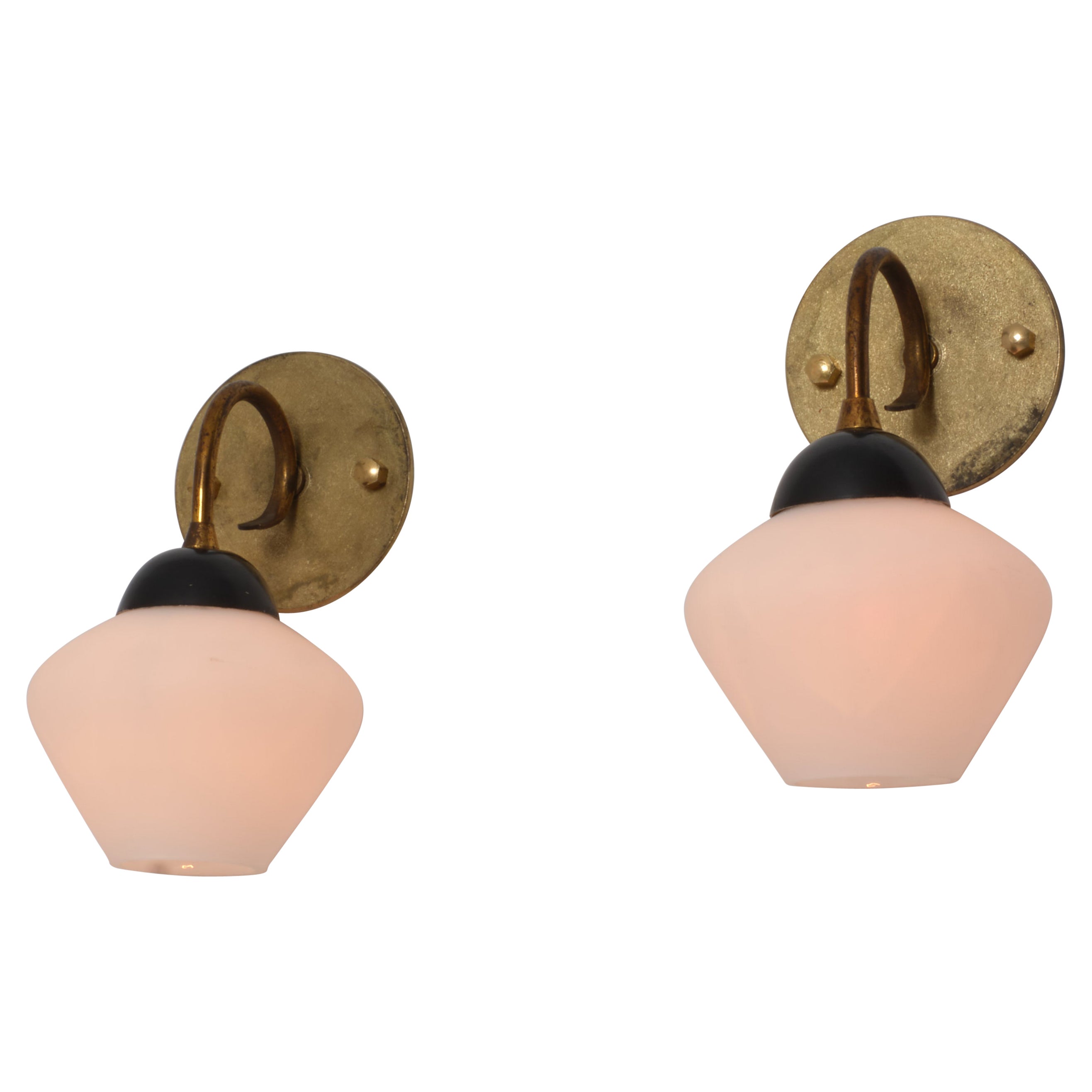 Pair of 1950s Italian Wall Sconces in Brass and Opaline Glass L484