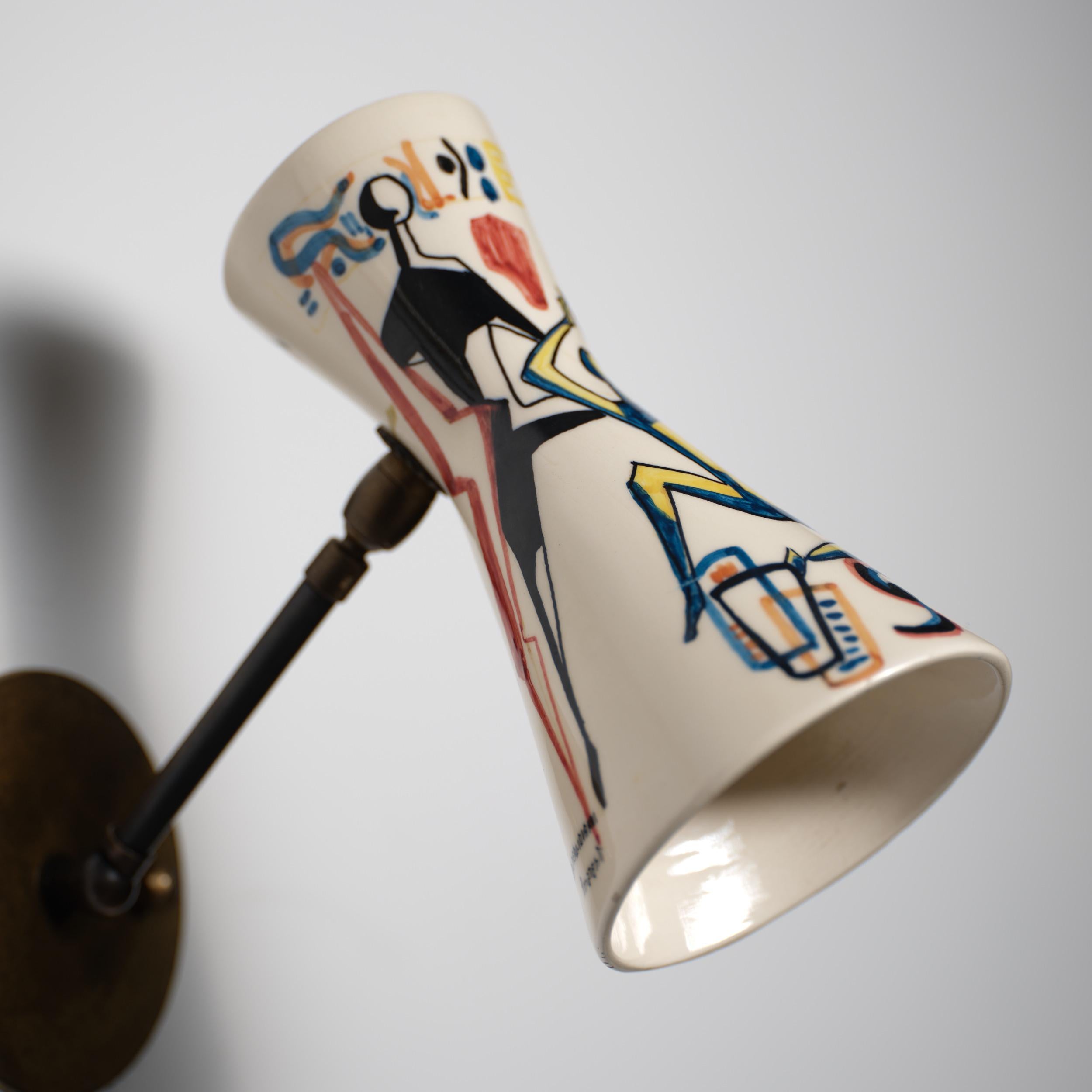 Pareja de apliques italianos de los años 50 con pantallas de cerámica pintada, Amatanti en venta 3