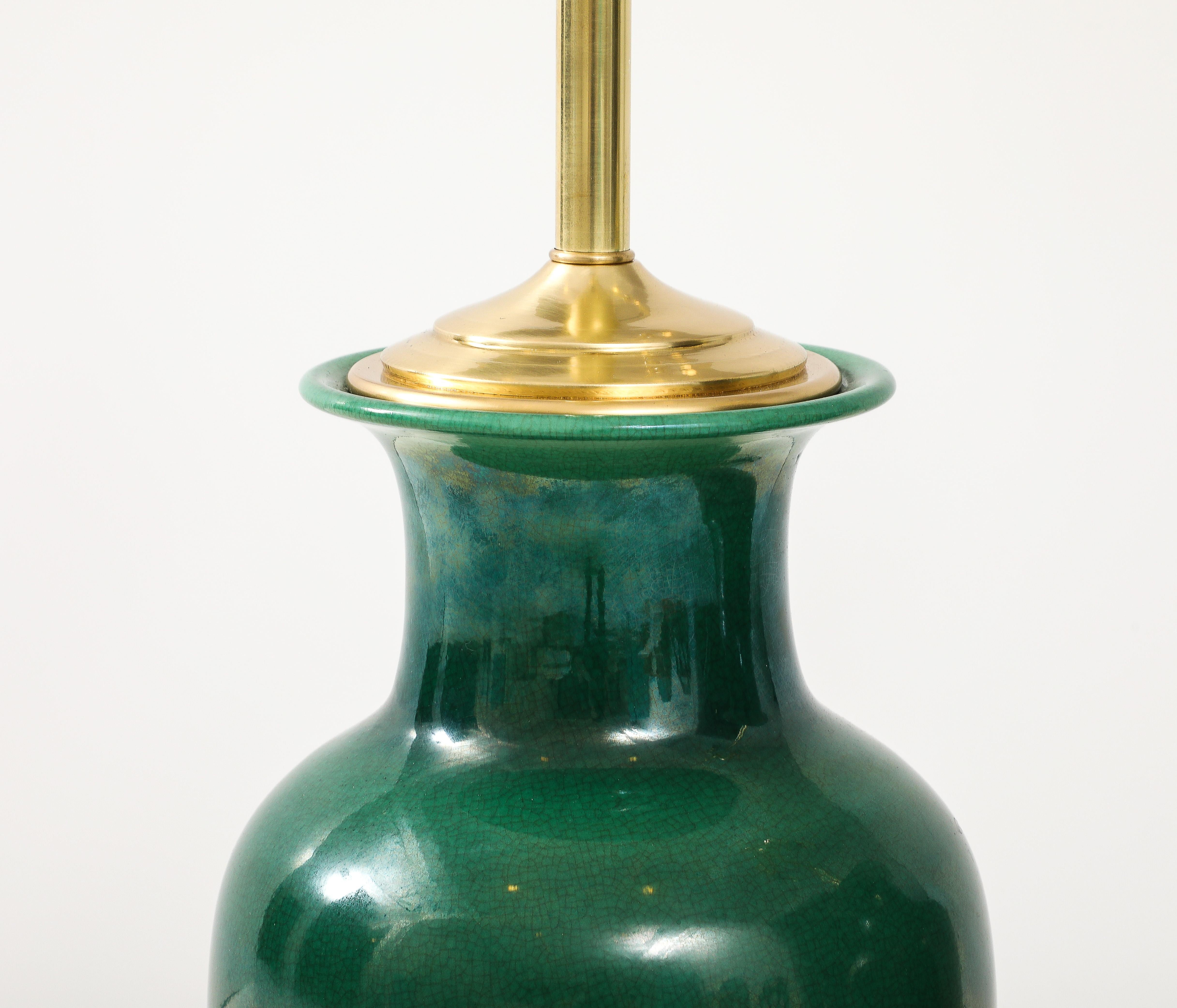 Laiton Paire d'urnes en céramique japonaise des années 1950  Lampes en vente