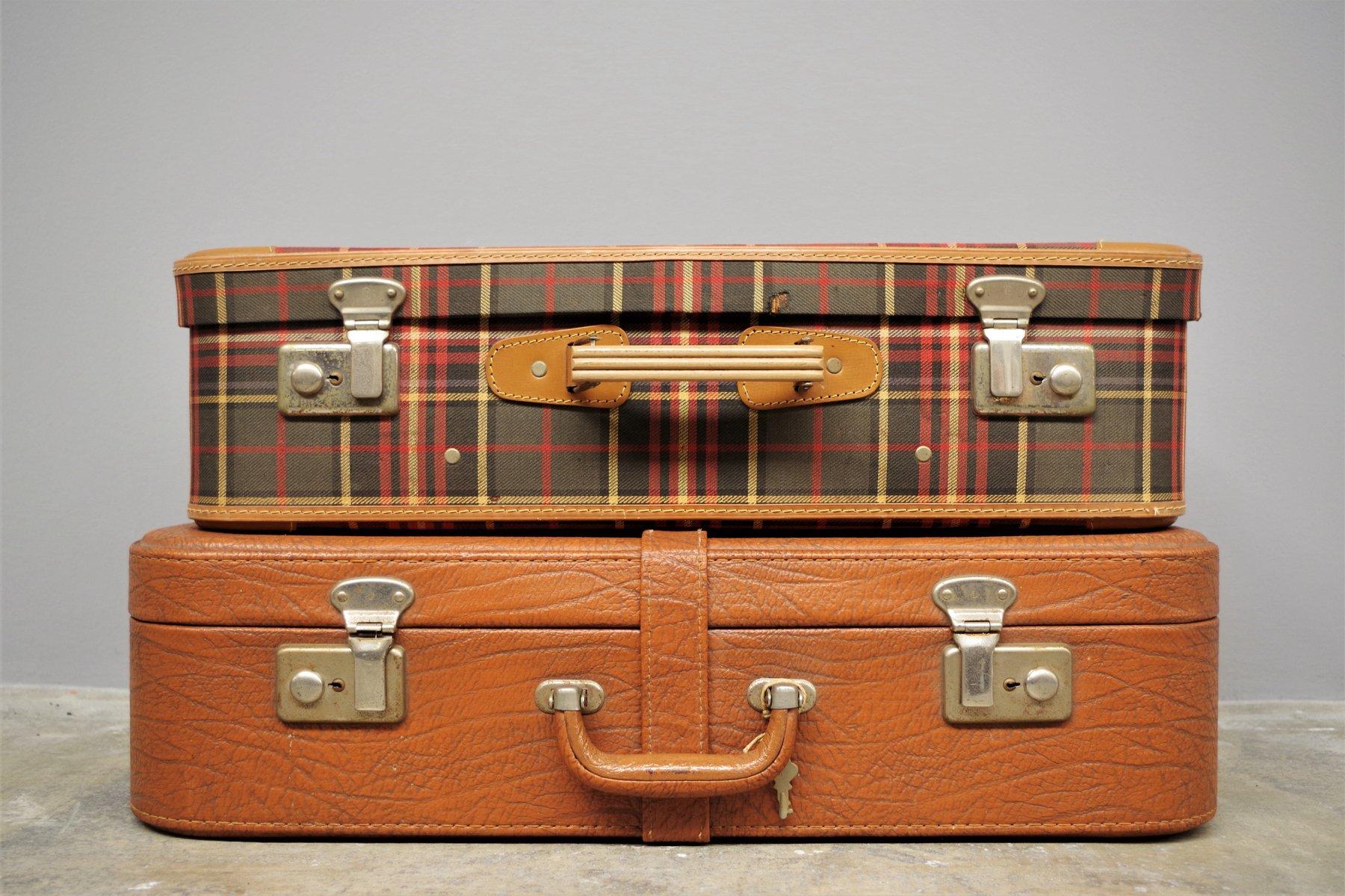 Pair of 1950s Leather and Fabric Suitcases – Timeless Vintage Travel Elegance in vendita 4