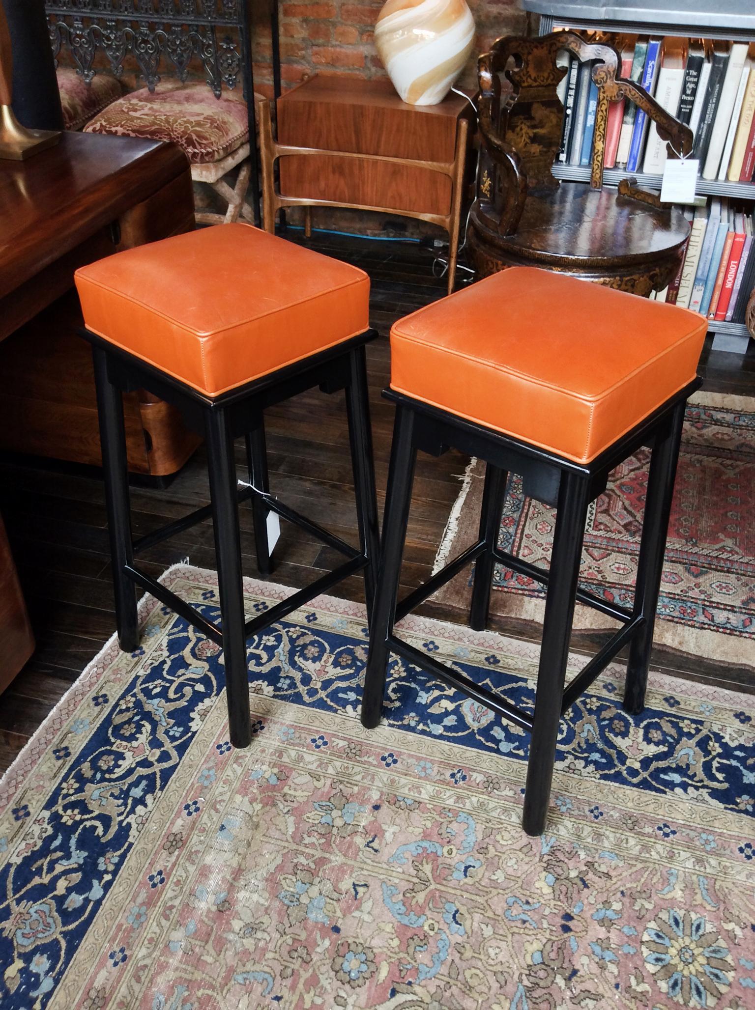 Pair of 1950s Leather and Lacquered Bar Stools in the Style of James Mont In Good Condition For Sale In New York, NY