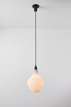 Ein Paar Lisa Johansson-Deckenleuchten aus Glas und Metall aus den 1950er Jahren