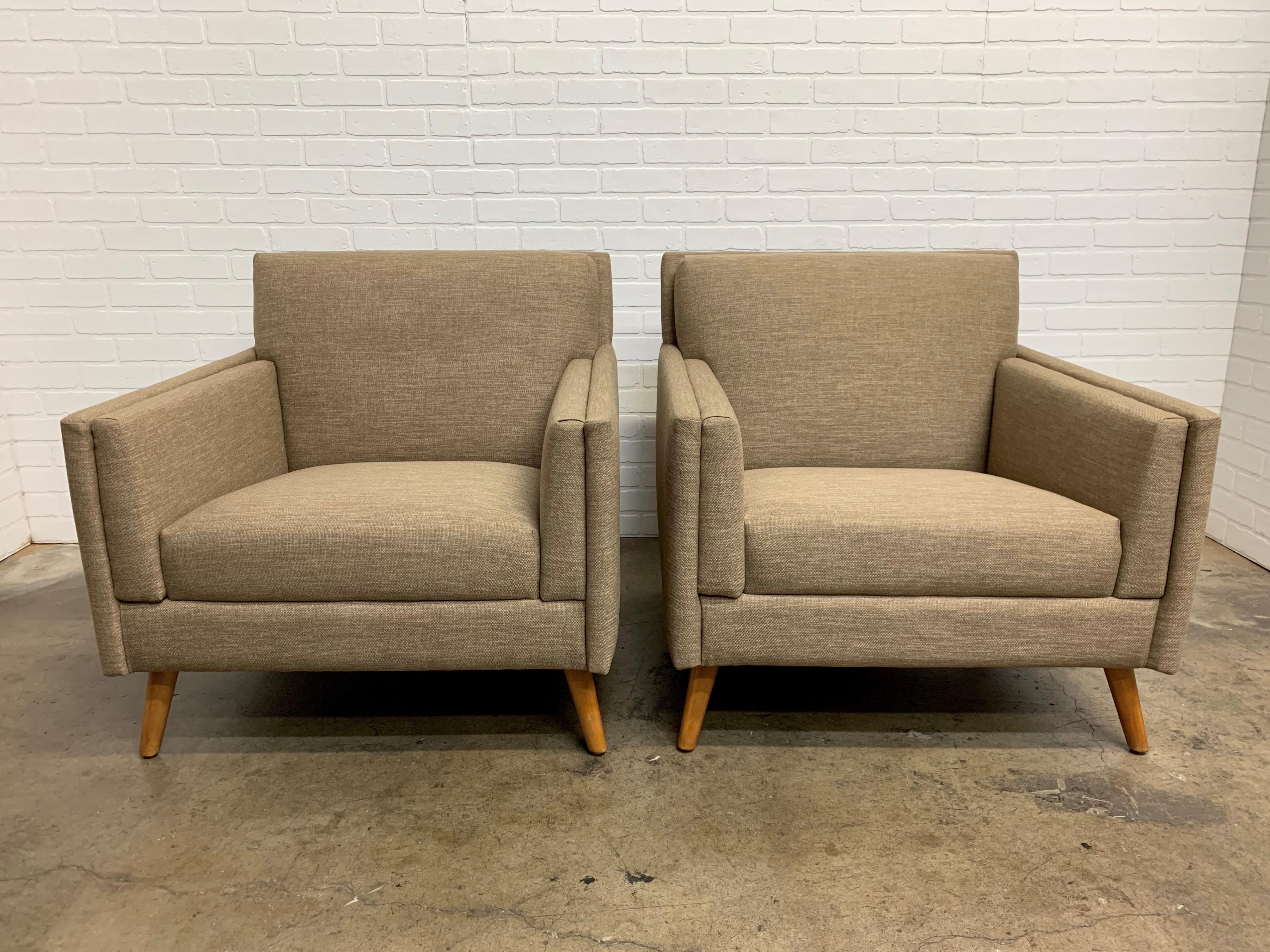 Pair of 1950s Lounge Chairs For Sale 3