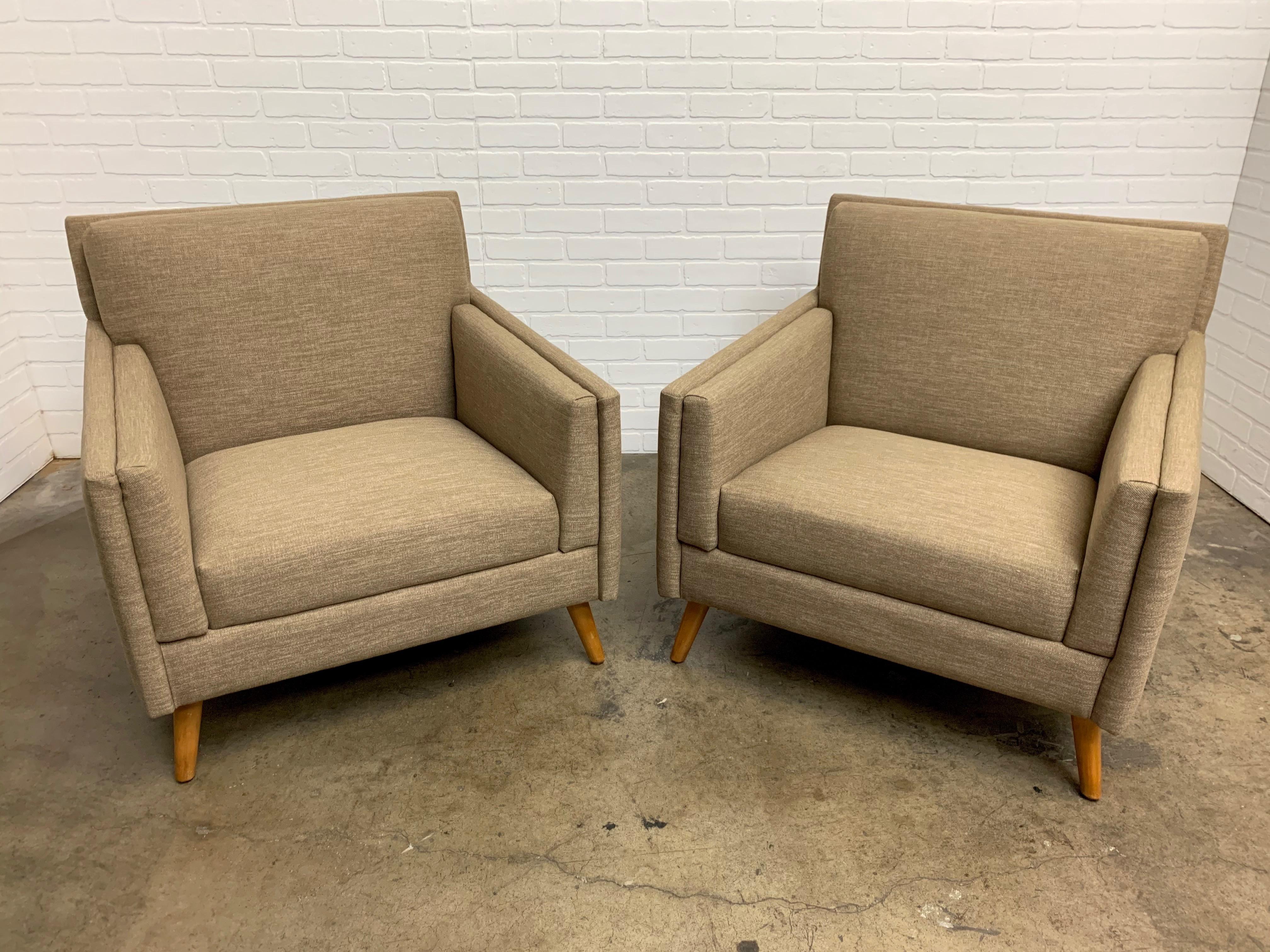 Pair of 1950s Lounge Chairs For Sale 4