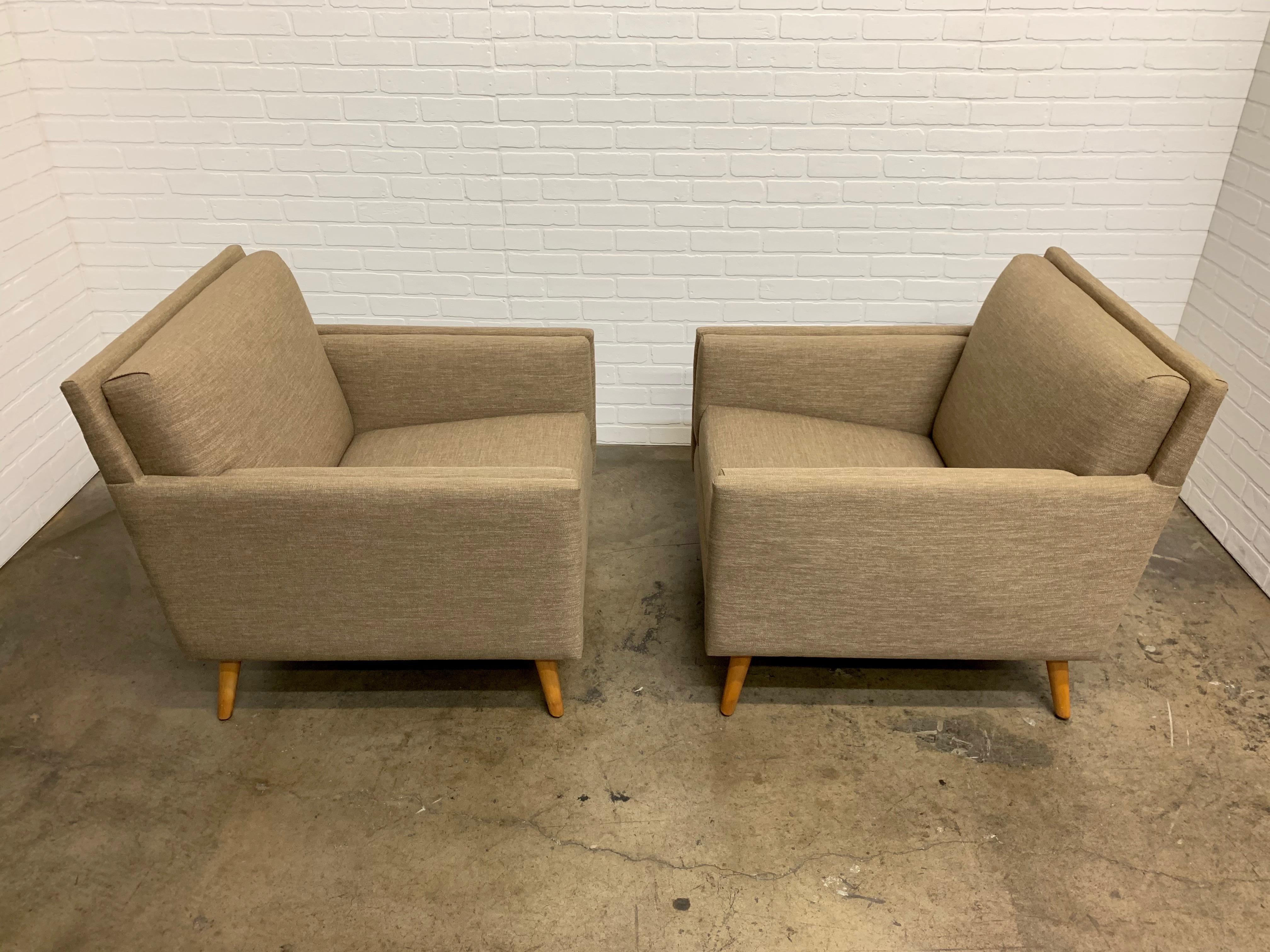 Pair of 1950s Lounge Chairs For Sale 2