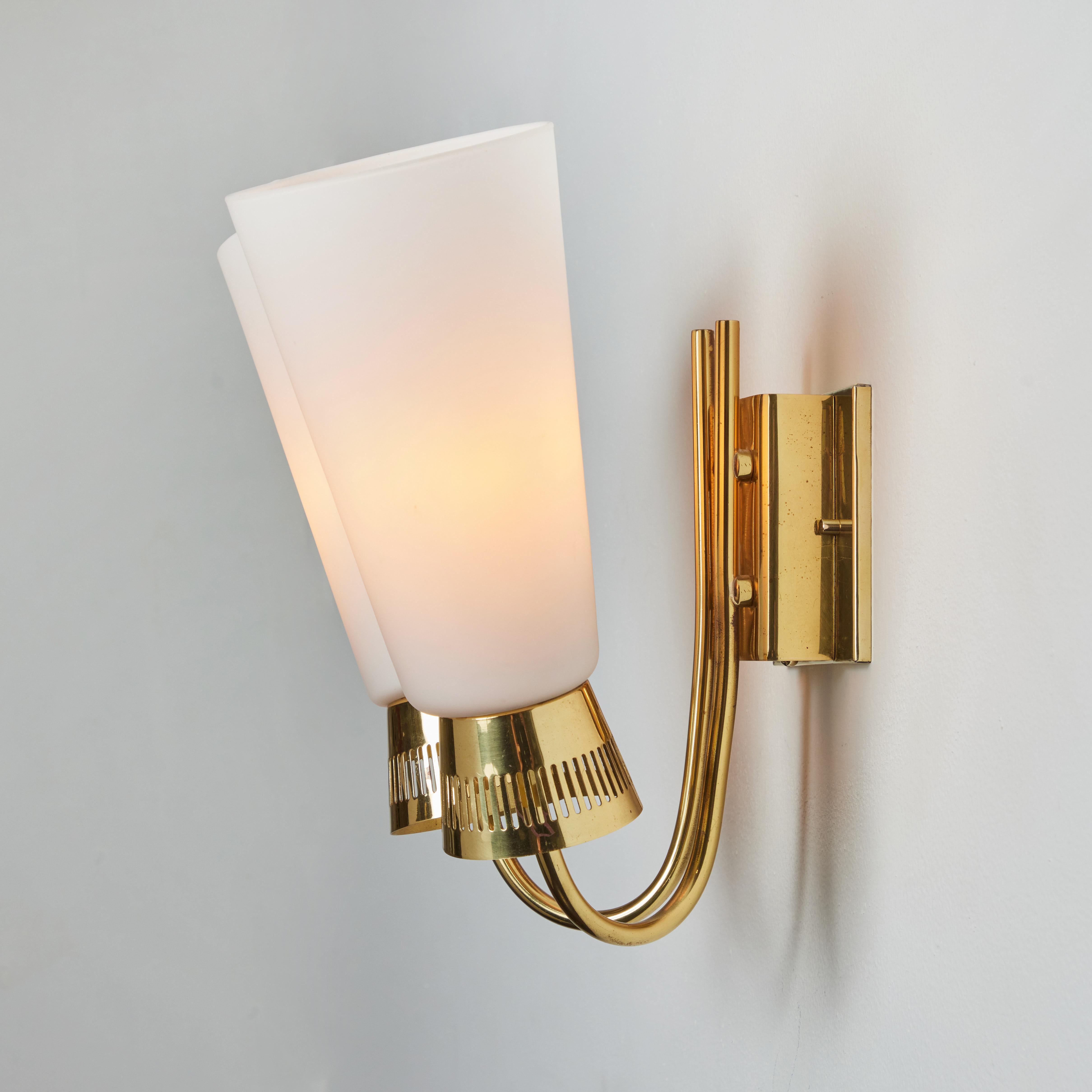 Pair of 1950s Mauri Almari Model #EY60 Brass & Glass Double Sconces for Itsu For Sale 5