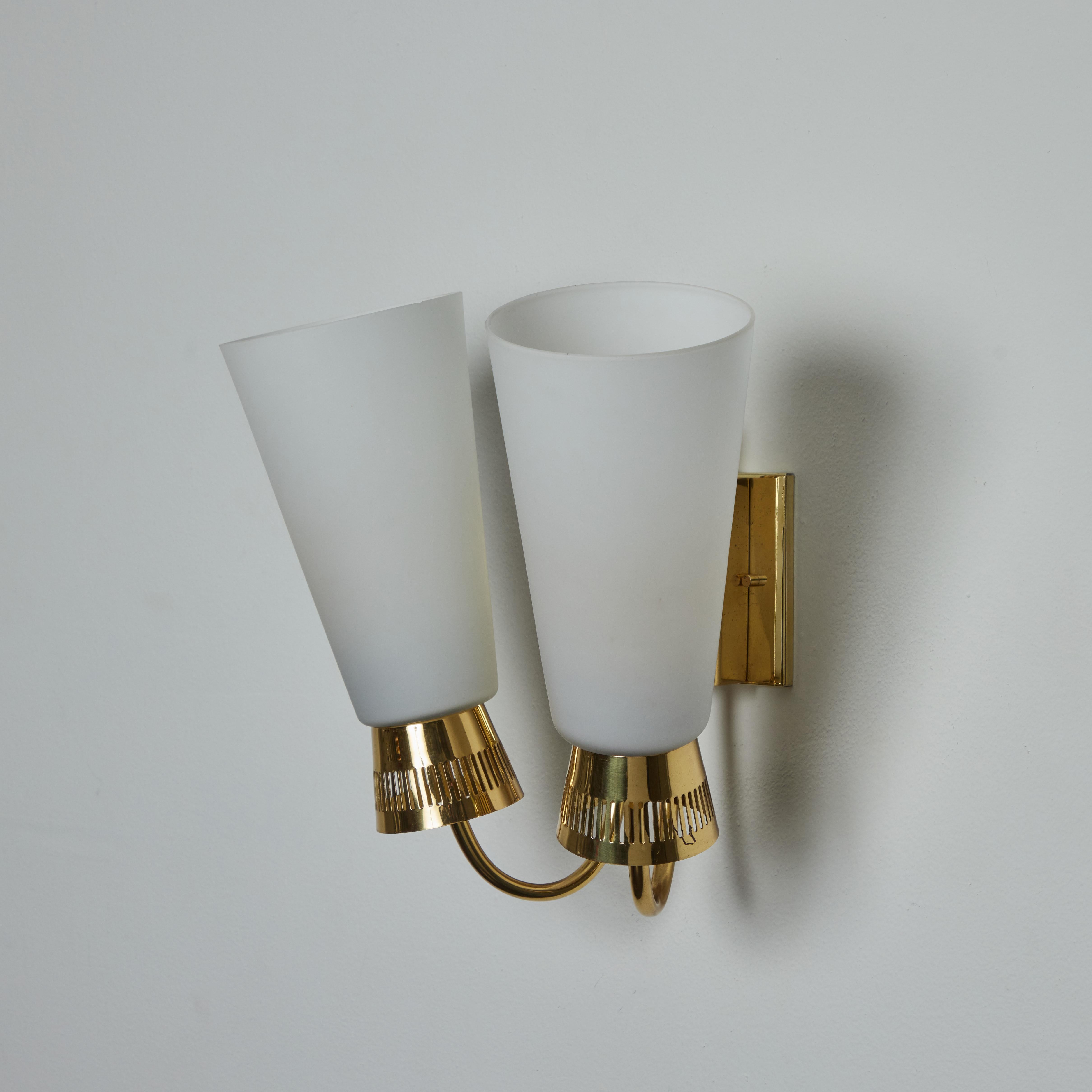 Pair of 1950s Mauri Almari Model #EY60 Brass & Glass Double Sconces for Itsu For Sale 8