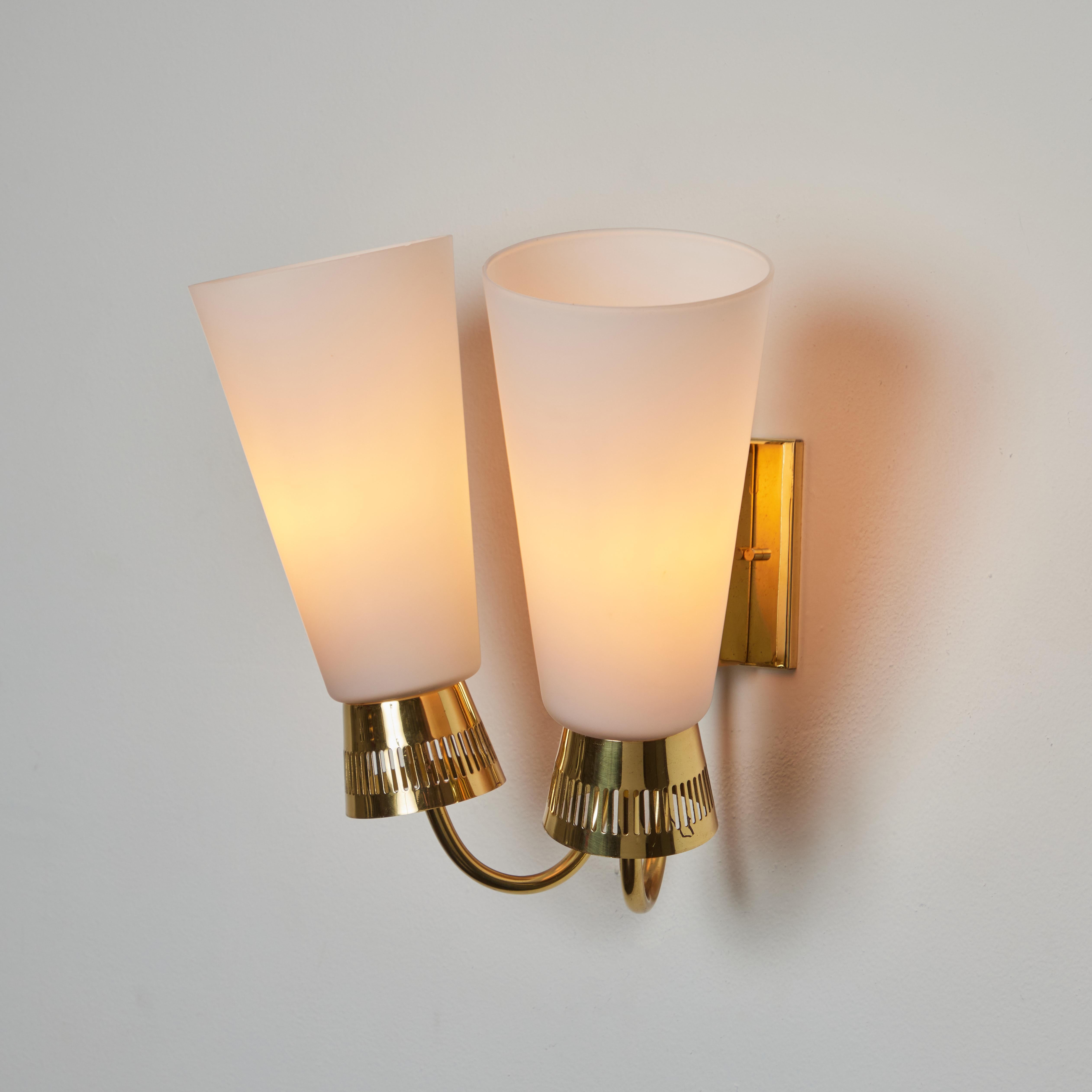 Scandinavian Modern Pair of 1950s Mauri Almari Model #EY60 Brass & Glass Double Sconces for Itsu For Sale