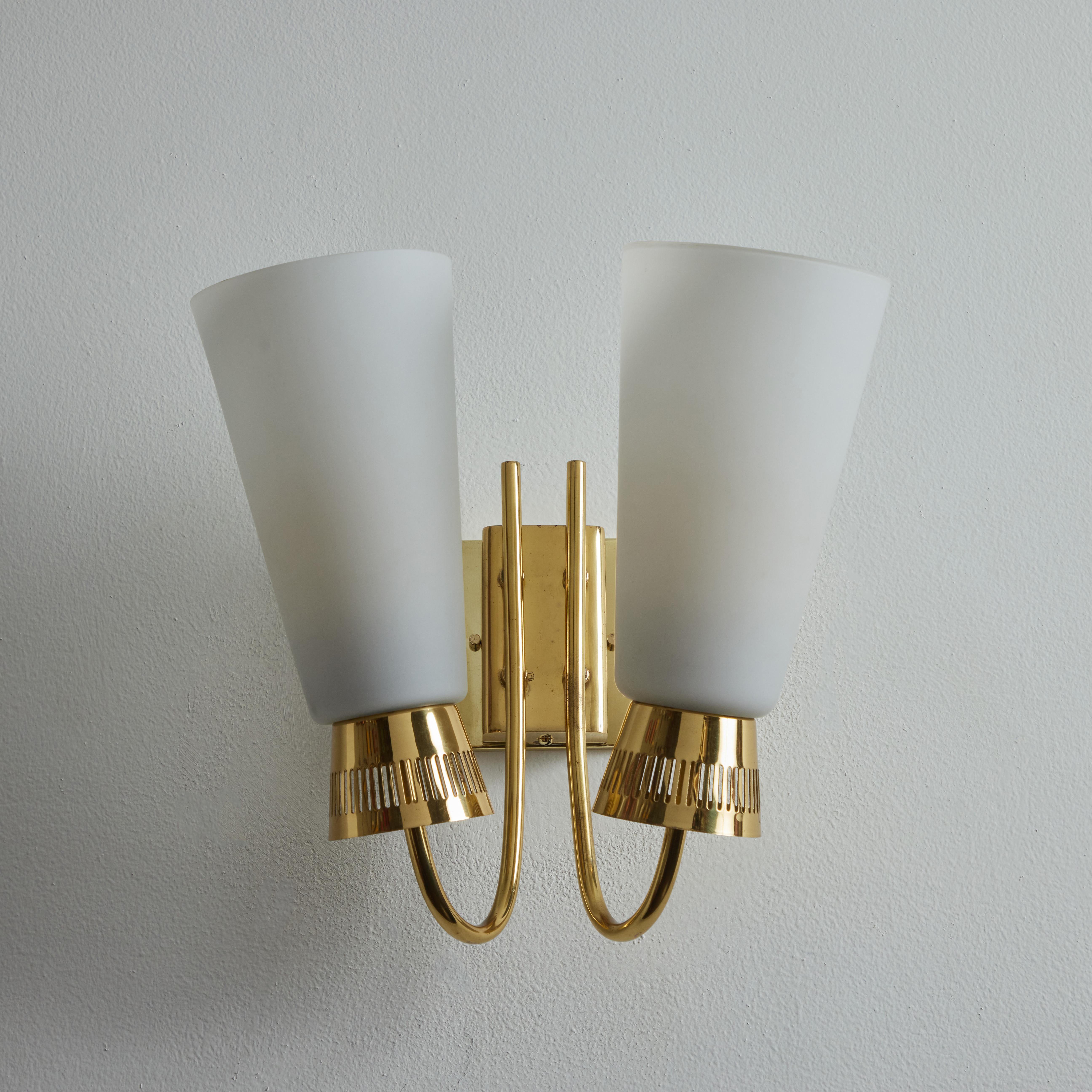 Pair of 1950s Mauri Almari Model #EY60 Brass & Glass Double Sconces for Itsu For Sale 1