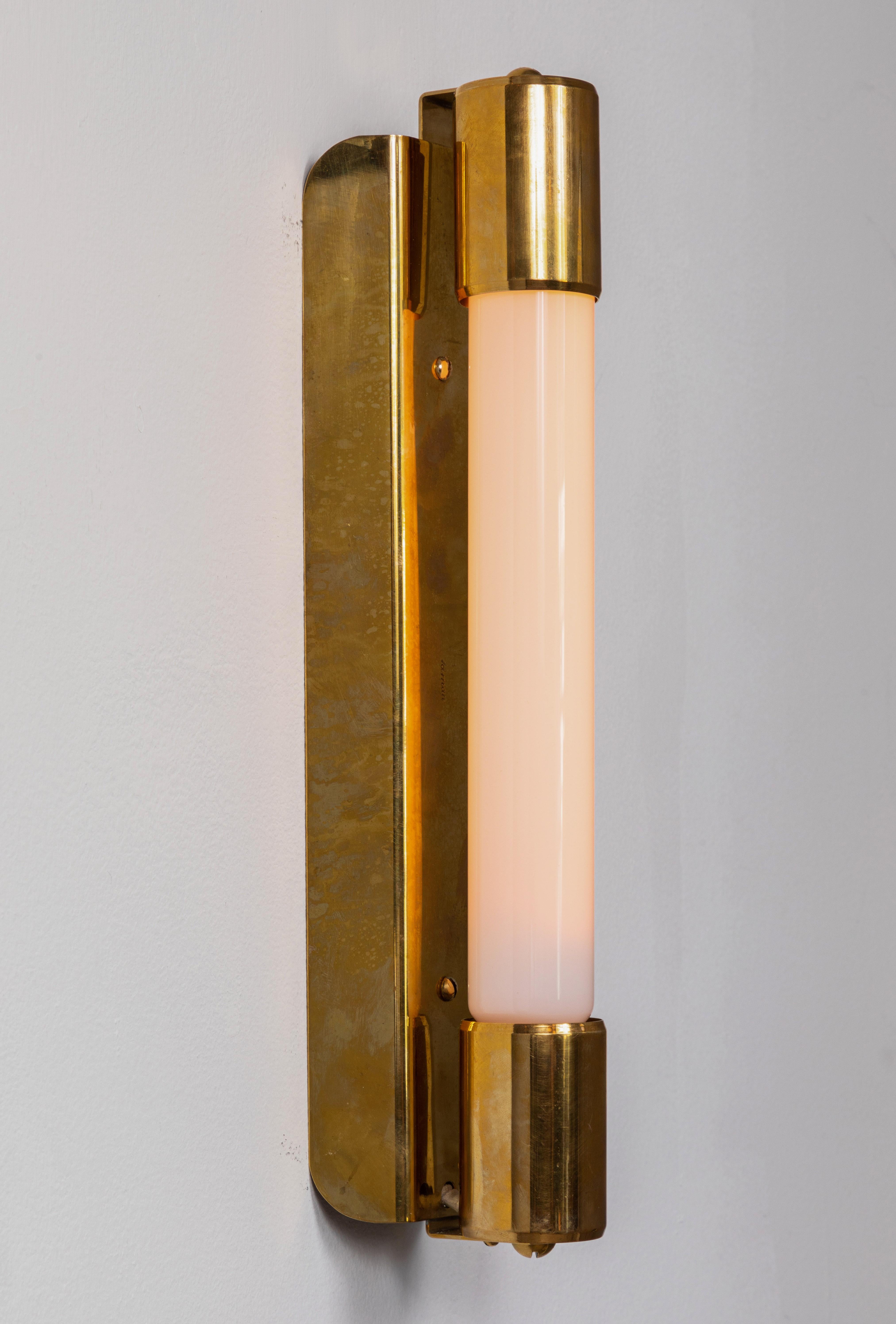 Pair of 1950s Mauri Almari Model No. 71032 Wall Lamps for Idman In Good Condition In Glendale, CA
