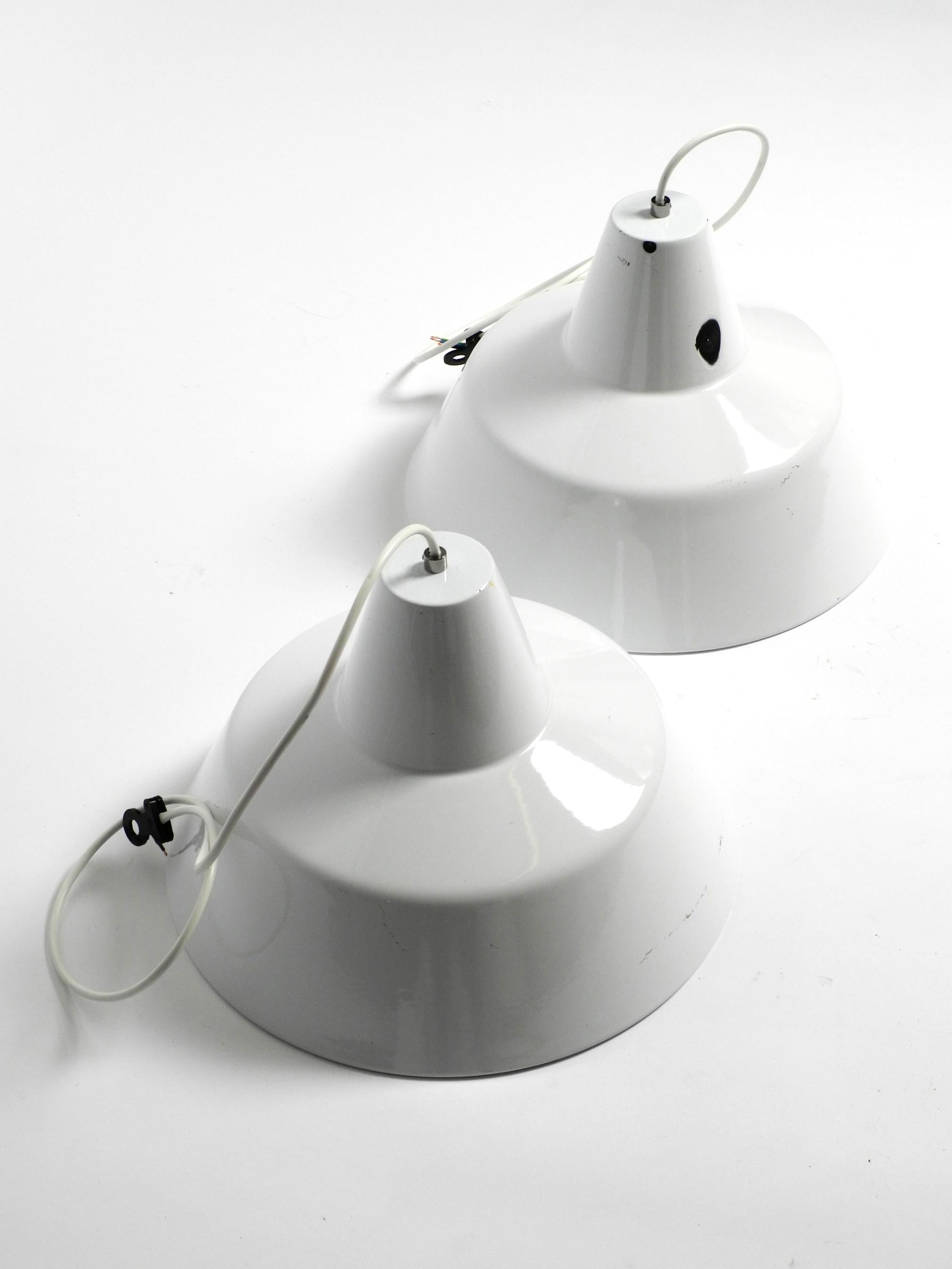 Pair of 1950s metal enamel ceiling lamps by Axel Wedel Madsen for Louis Poulsen In Good Condition For Sale In München, DE