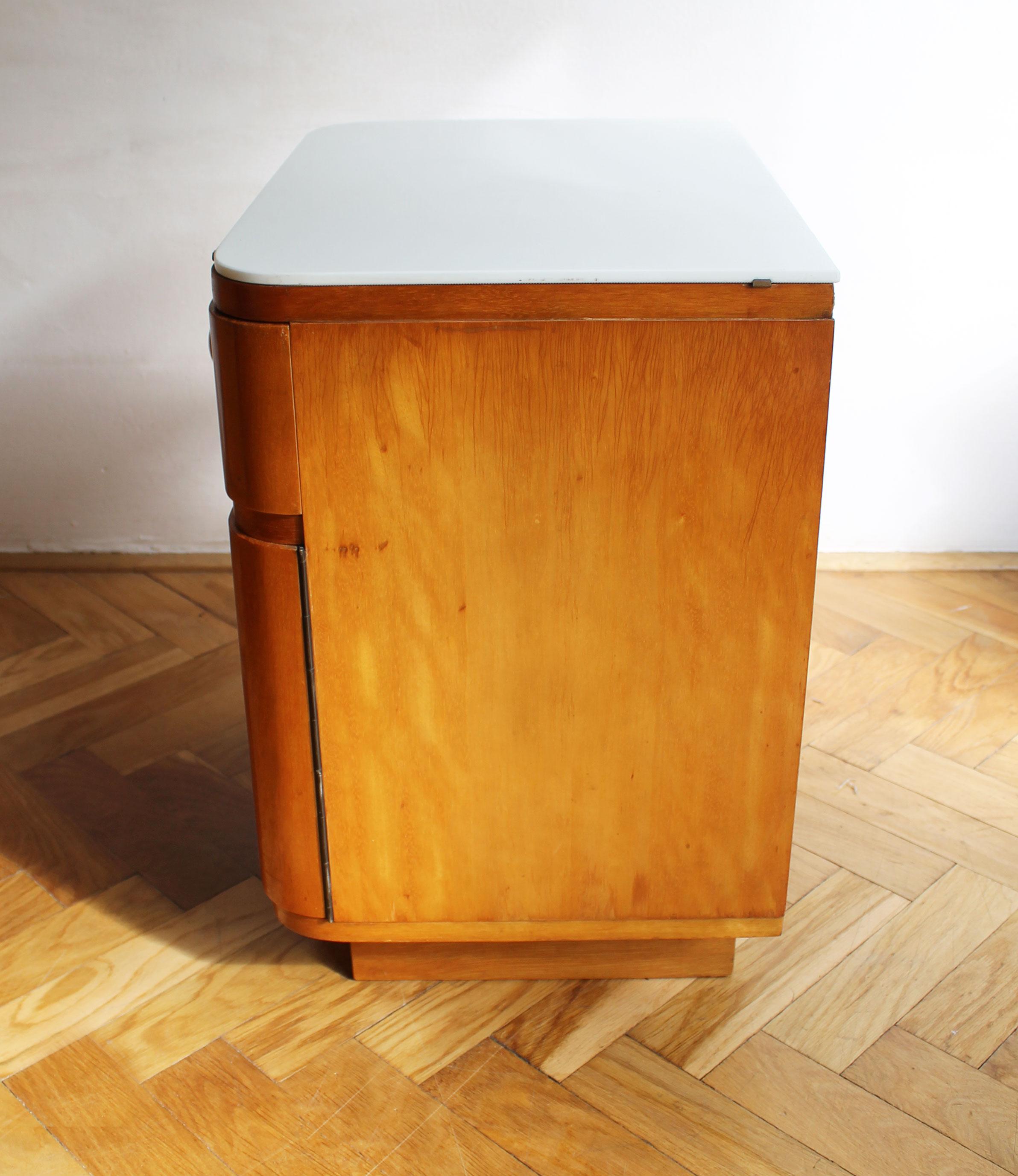 Pair of 1950's Mid Century Bedside Tables 4