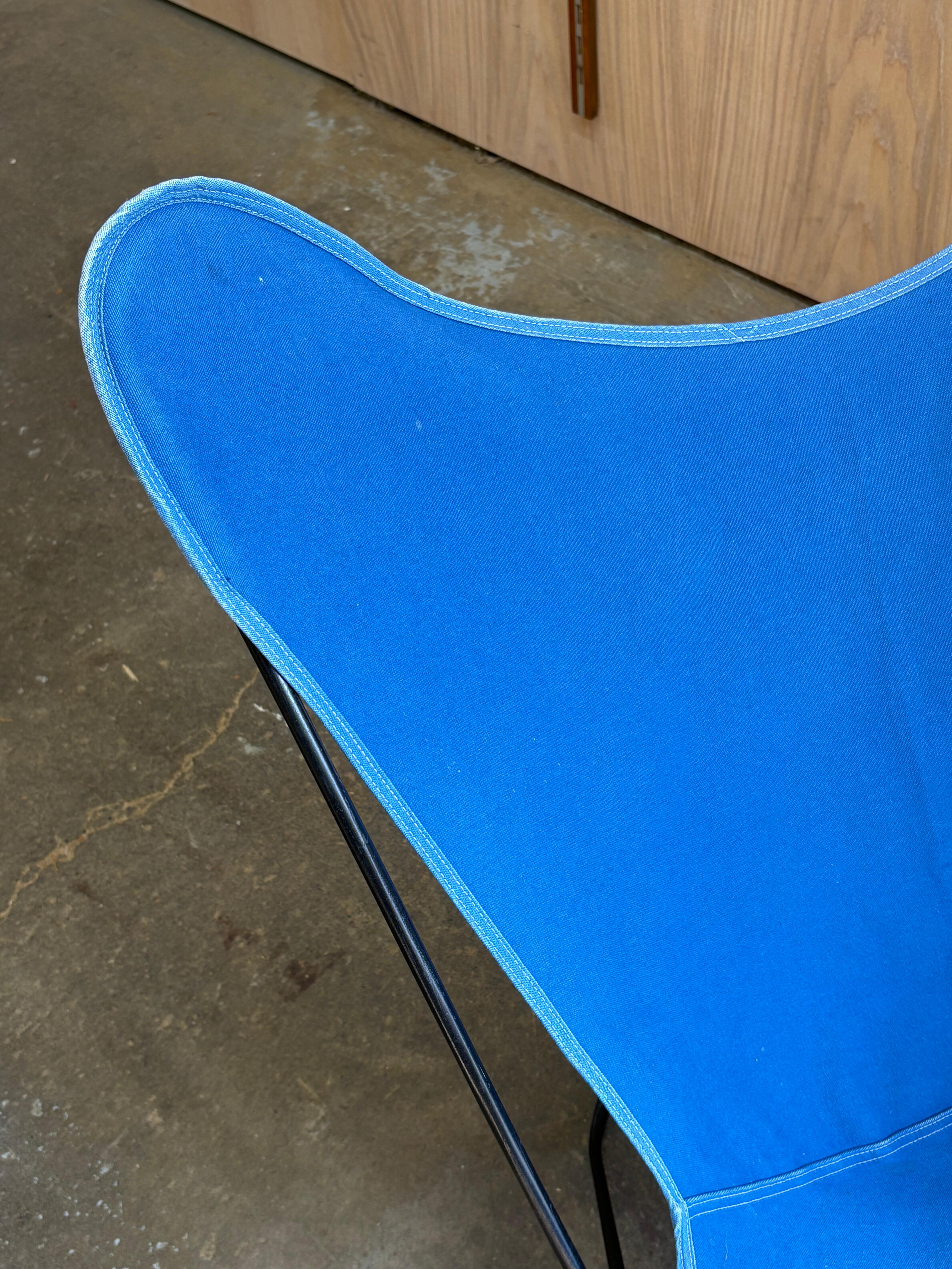 Metà XX secolo Coppia di poltrone a farfalla della metà degli anni '50 in vendita