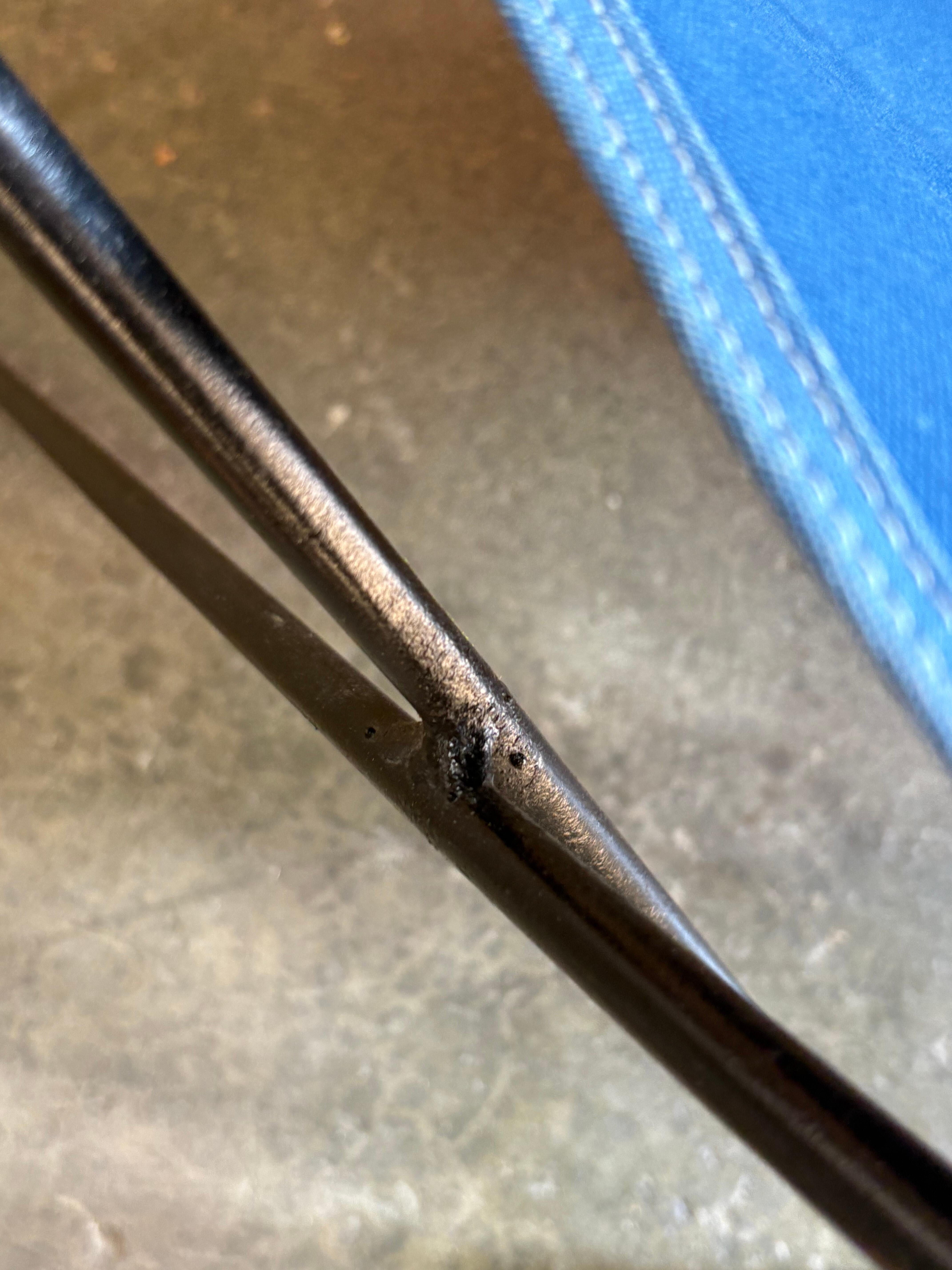 Acciaio Coppia di poltrone a farfalla della metà degli anni '50 in vendita