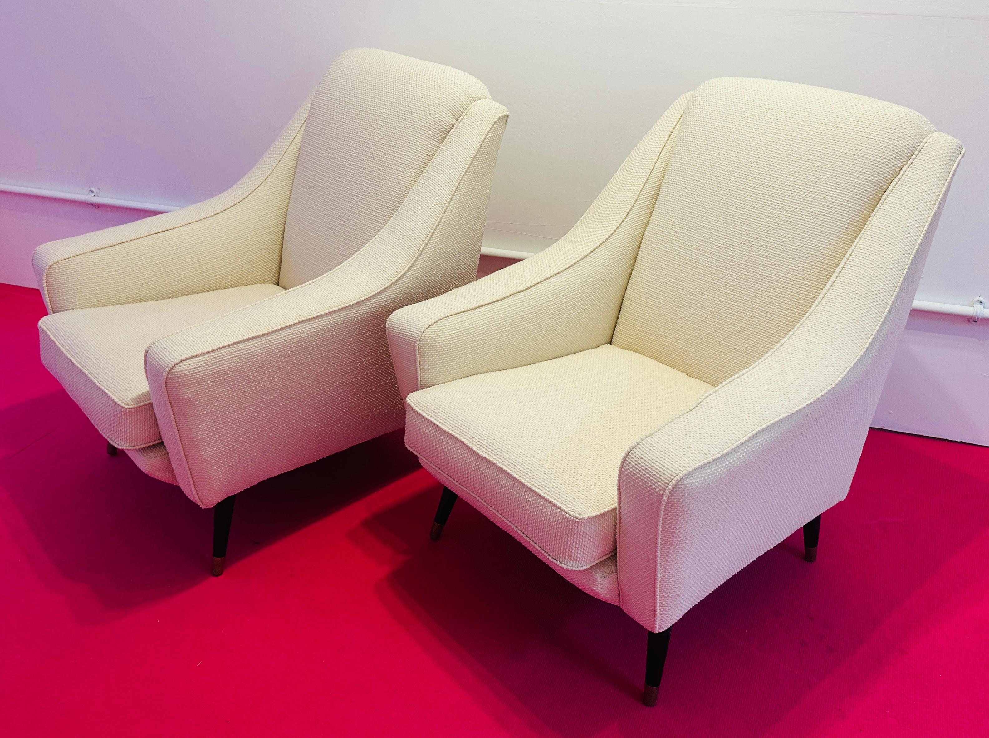 Paar 1950er Jahre Mid Century Französisch Creme Boucle Lounge Sessel auf gespreizten Beinen im Angebot 5