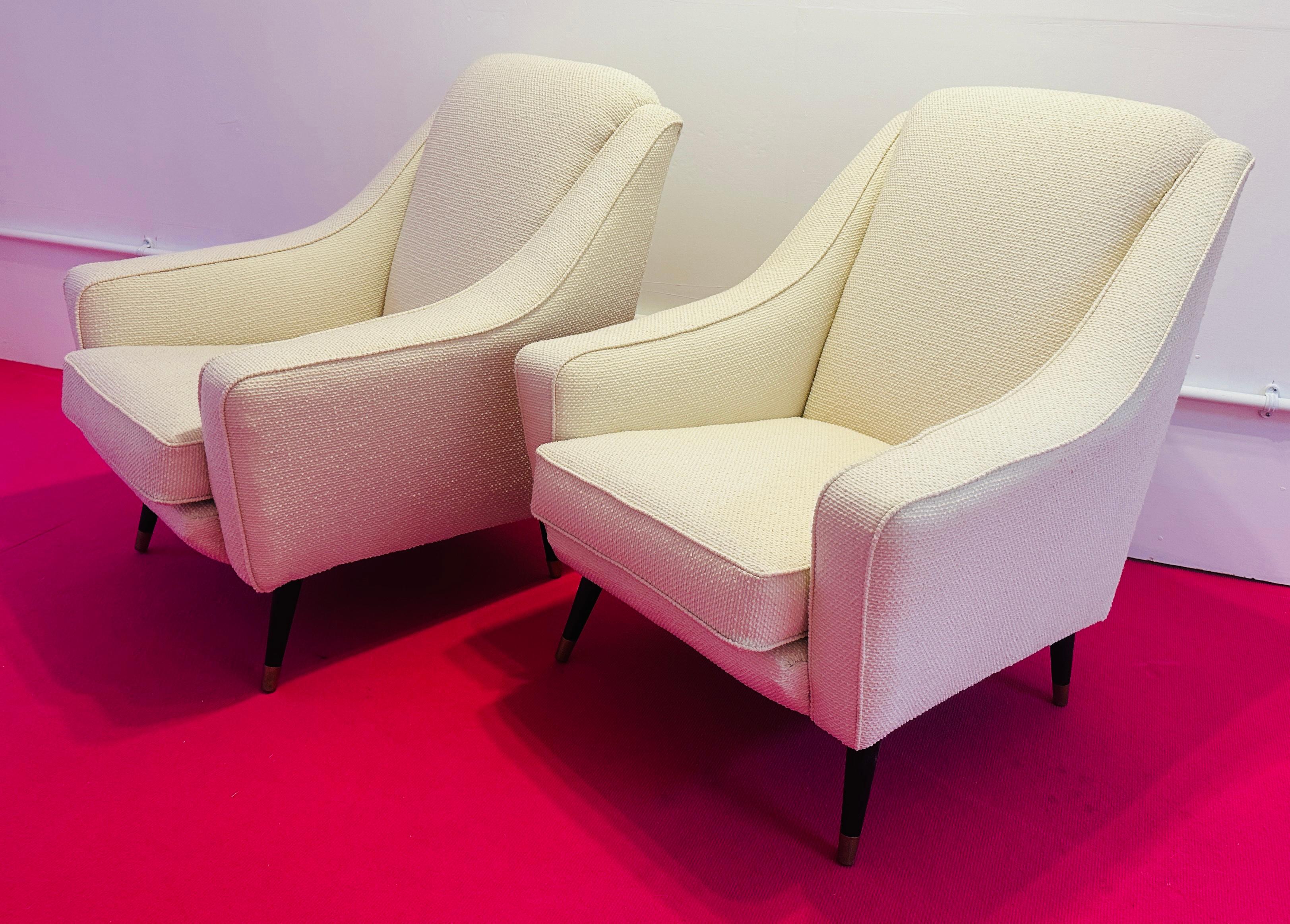 Paar 1950er Jahre Mid Century Französisch Creme Boucle Lounge Sessel auf gespreizten Beinen im Angebot 6