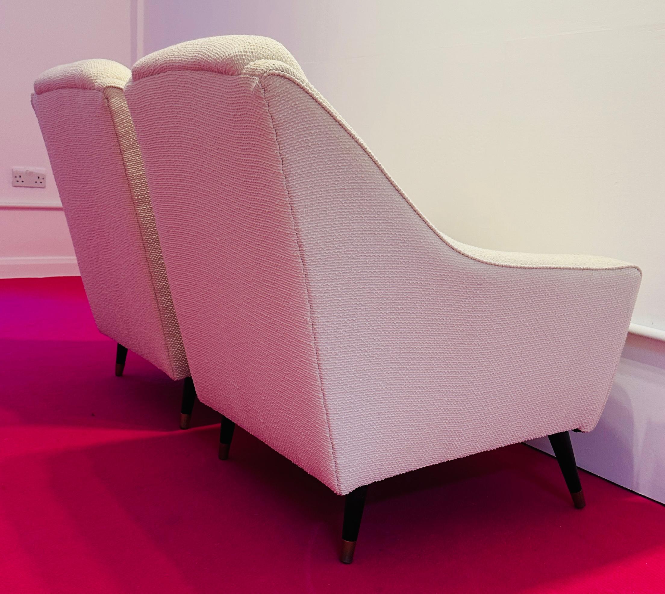 Paar 1950er Jahre Mid Century Französisch Creme Boucle Lounge Sessel auf gespreizten Beinen im Angebot 11
