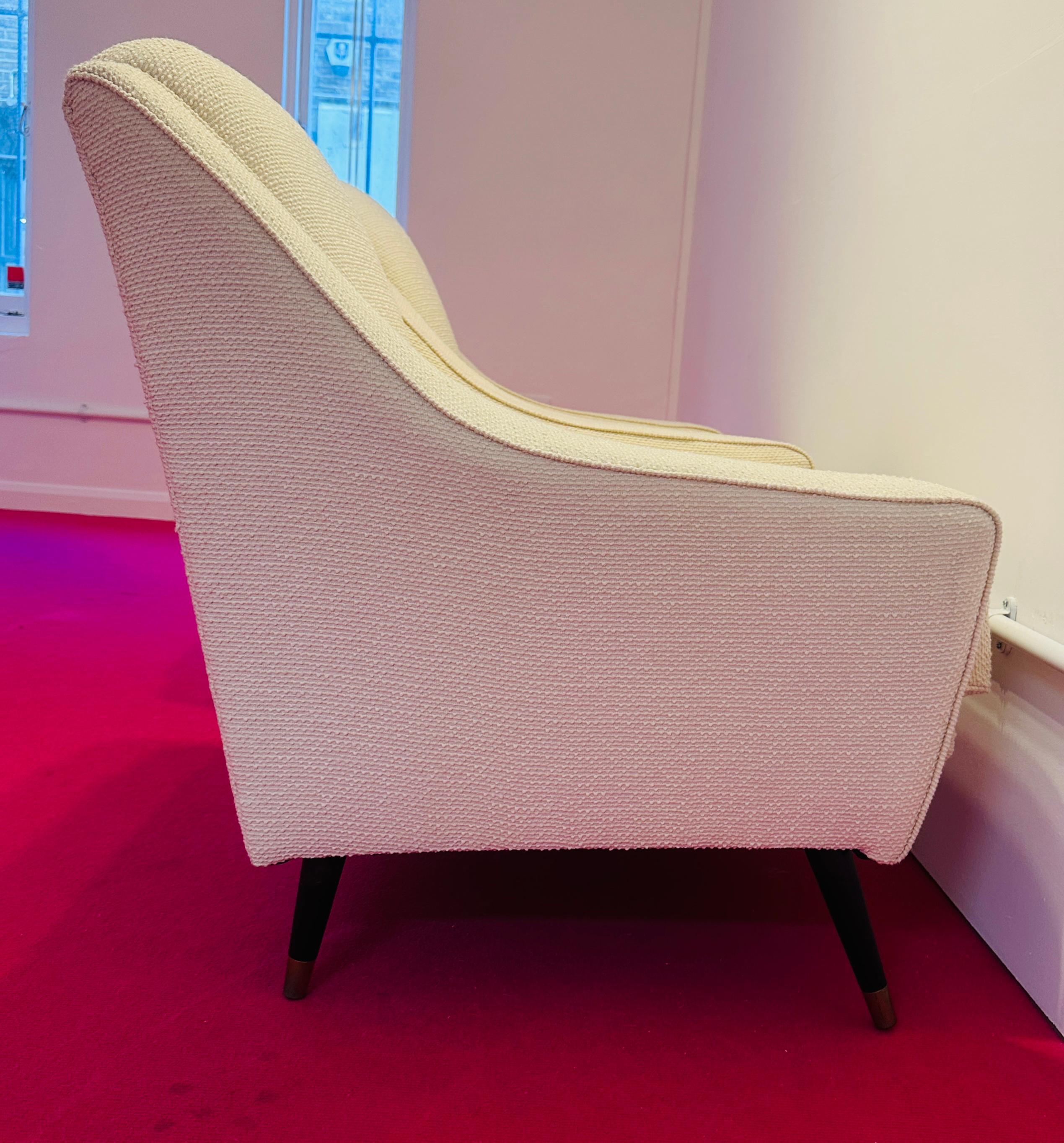 Paar 1950er Jahre Mid Century Französisch Creme Boucle Lounge Sessel auf gespreizten Beinen im Angebot 12