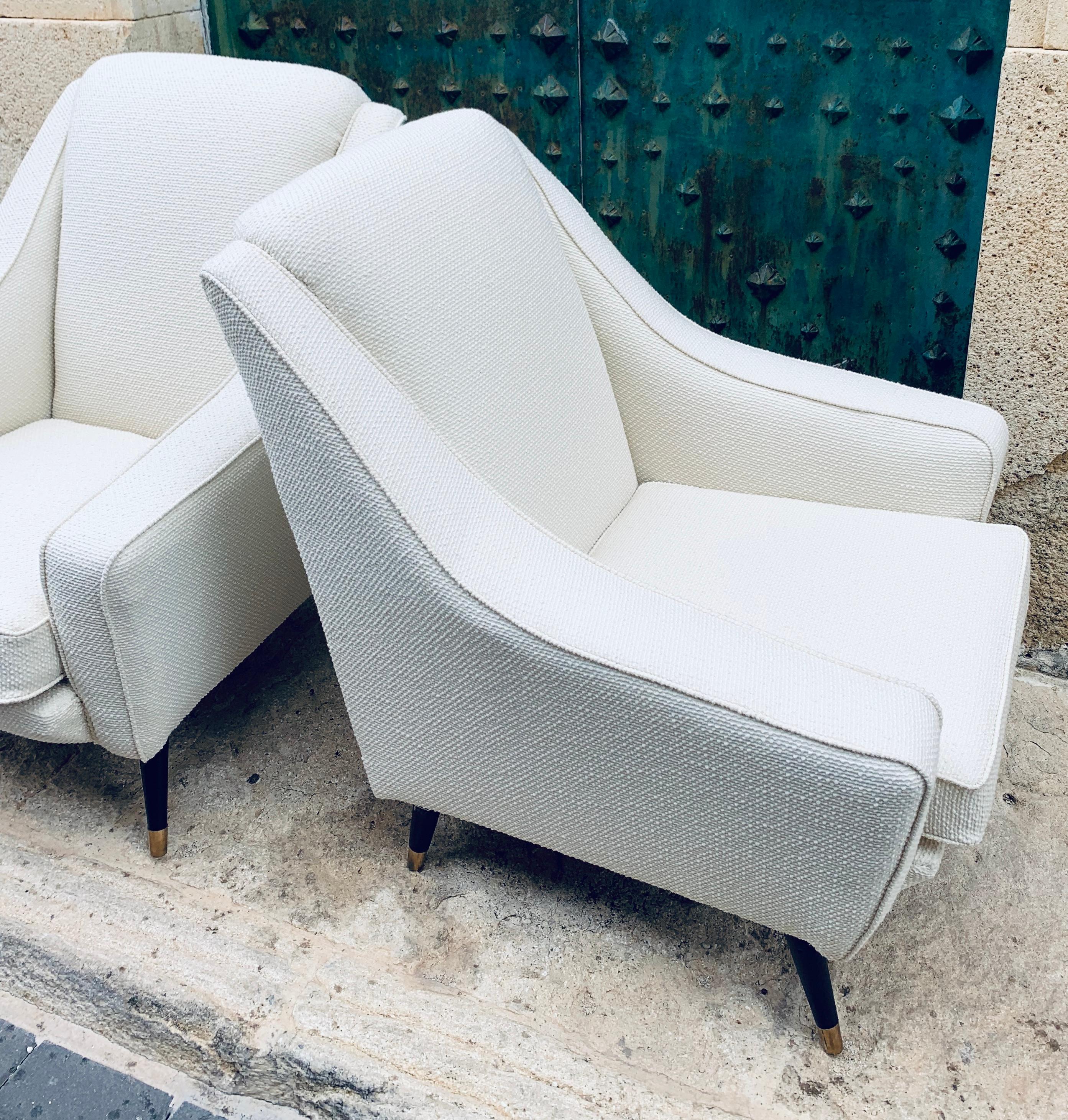 Painted Pair of 1950s Mid Century French Cream Boucle Lounge Armchairs on Splayed Legs For Sale