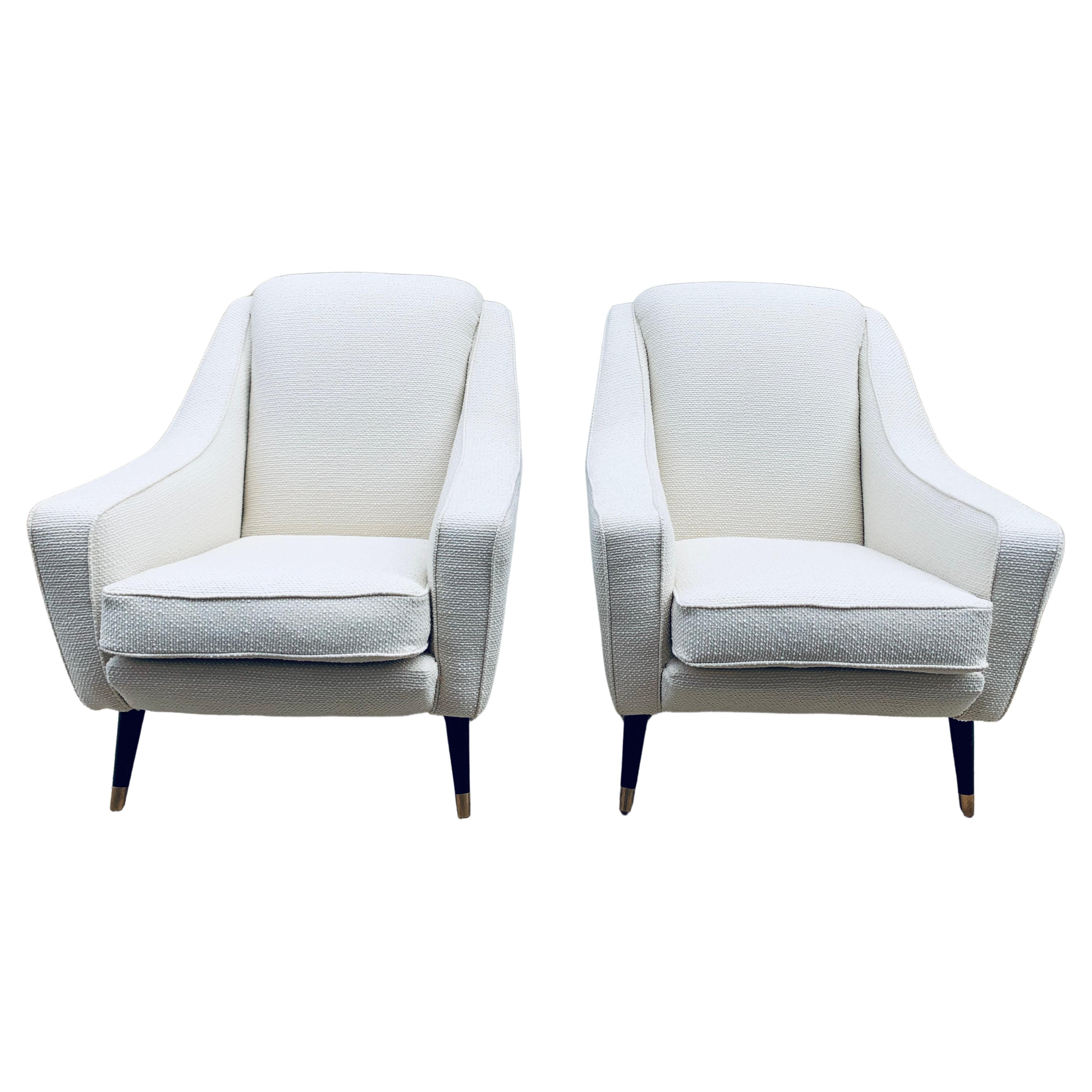 Pair of 1950s Mid Century French Cream Boucle Lounge Armchairs on Splayed Legs For Sale