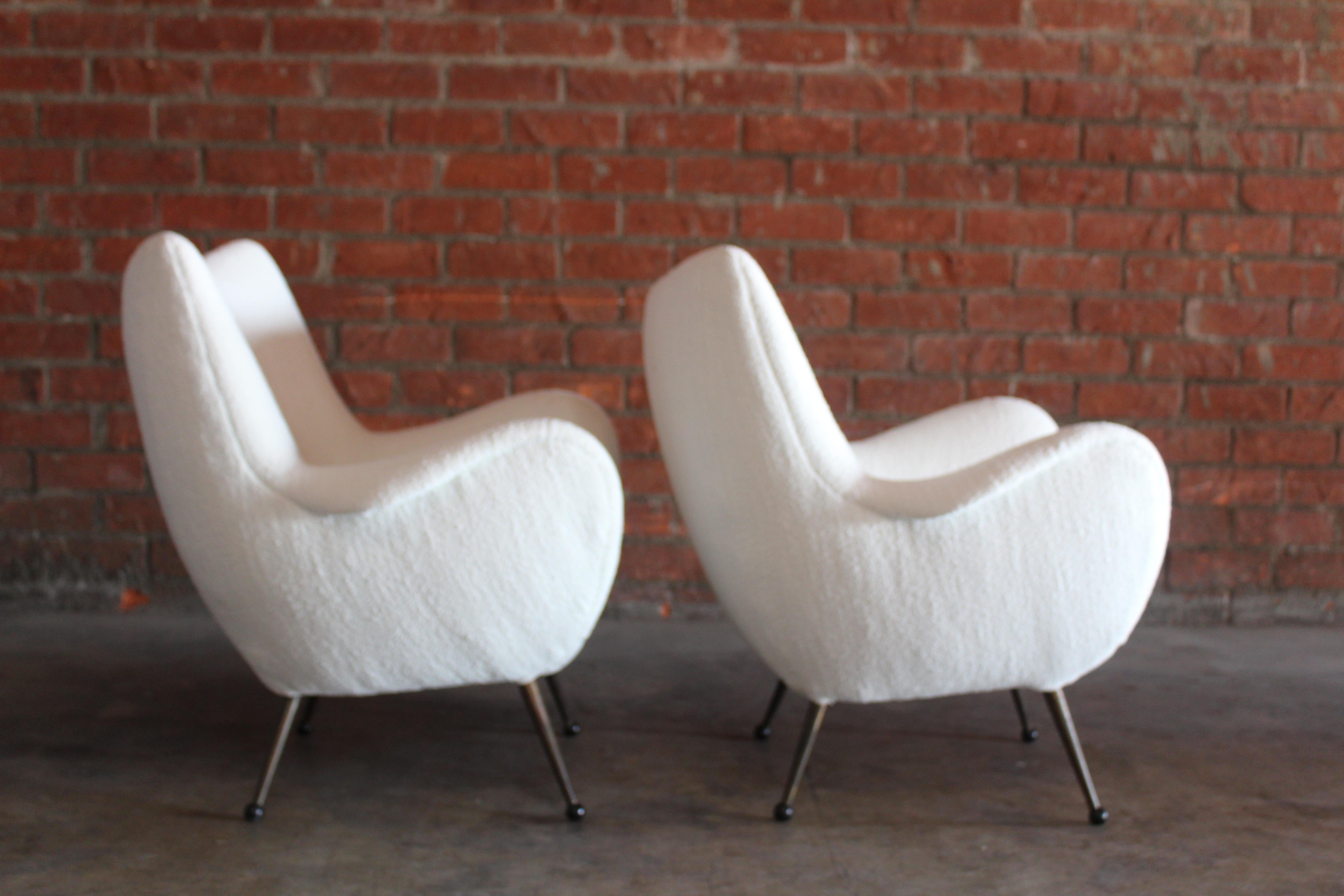 Pair of 1950s Mid-Century Italian Lounge Chairs in Bouclé 1