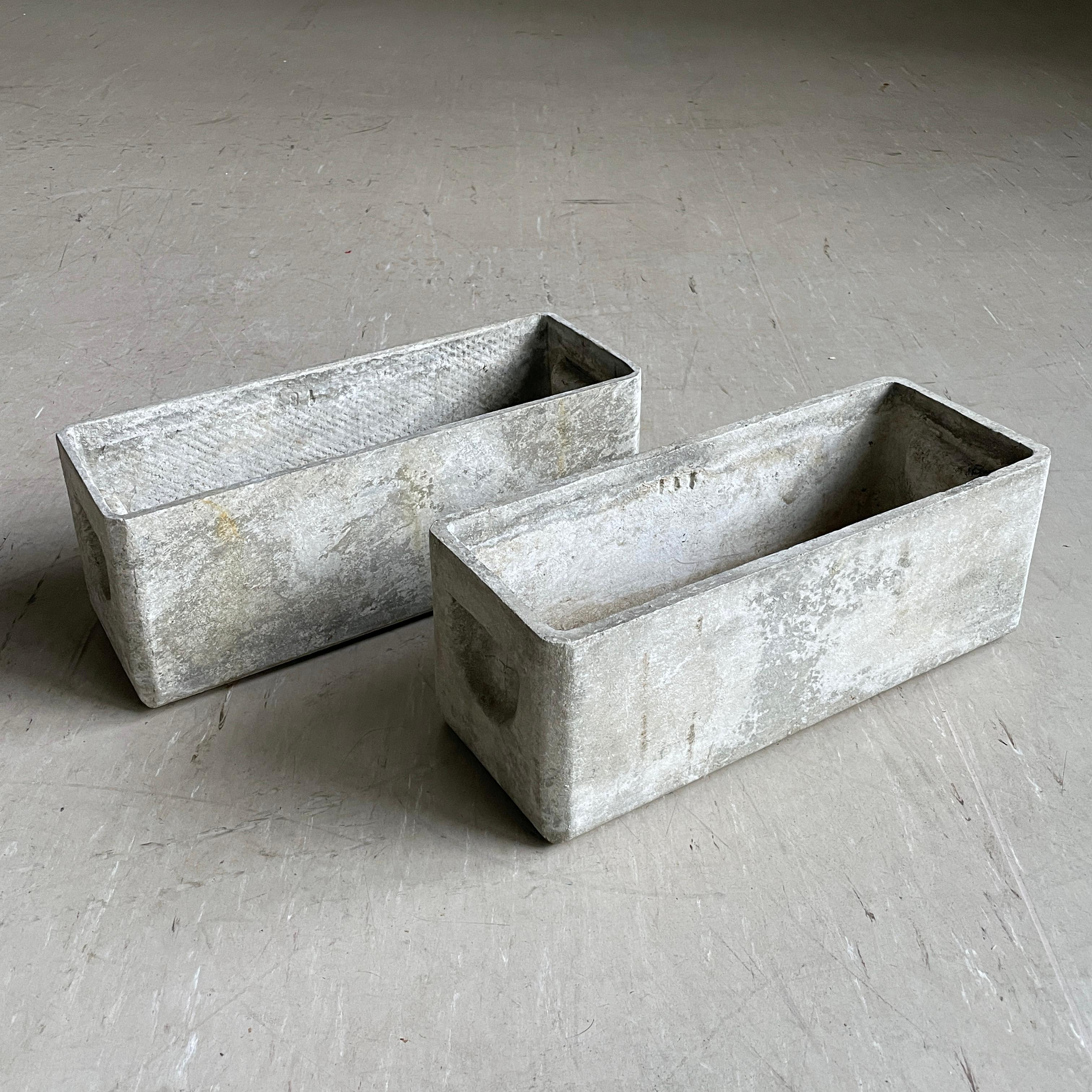 Minimalist Pair of 1950's minimalist planters by Swiss designer, Willy Guhl - Eternit AG