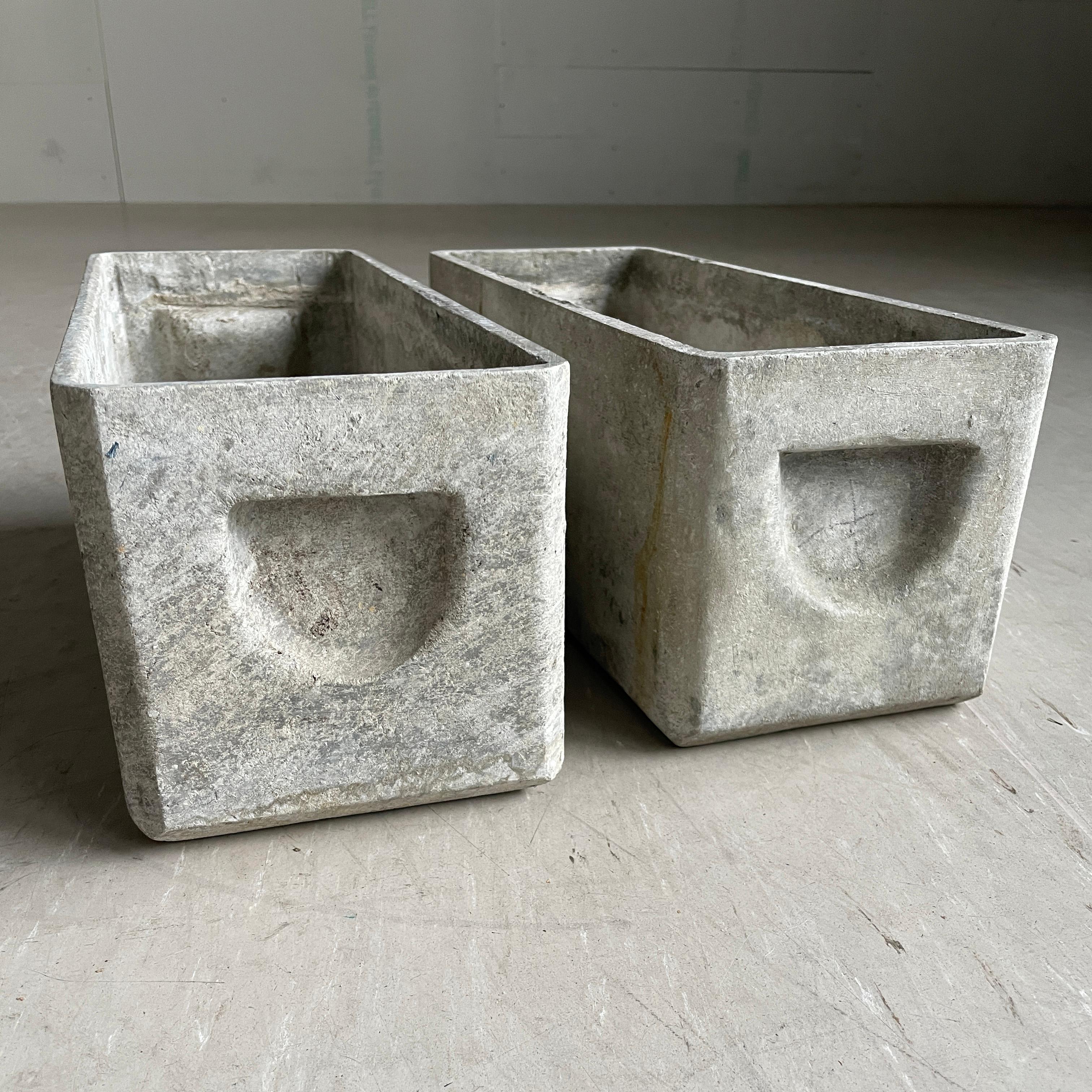 Concrete Pair of 1950's minimalist planters by Swiss designer, Willy Guhl - Eternit AG